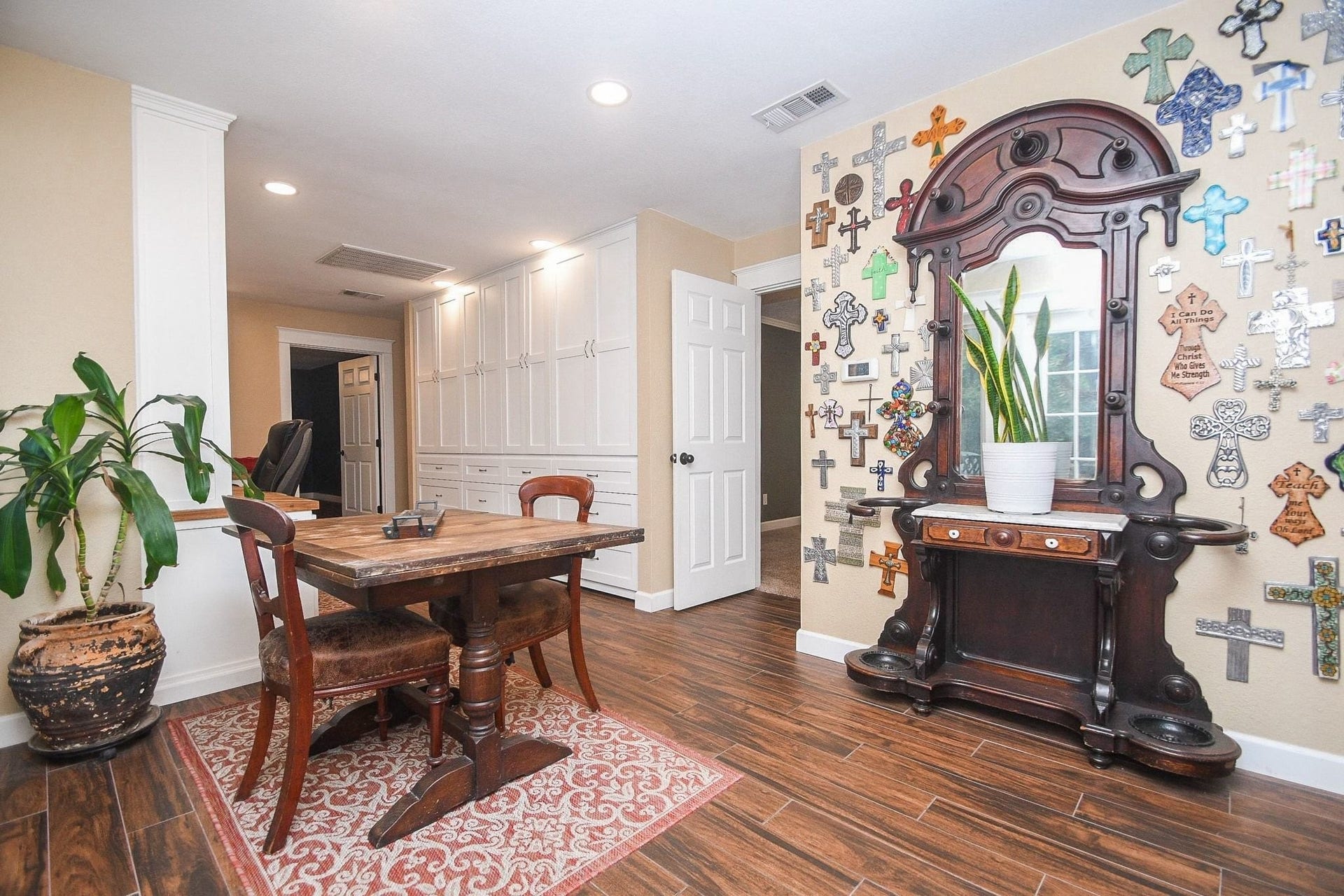 Breakfast Room