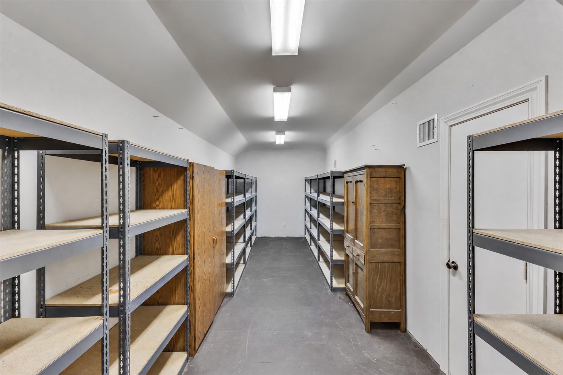 11602 haley hollow, Richmond, TX 77407 This air-conditioned attic ove the garage has a tremendous amount of storage.