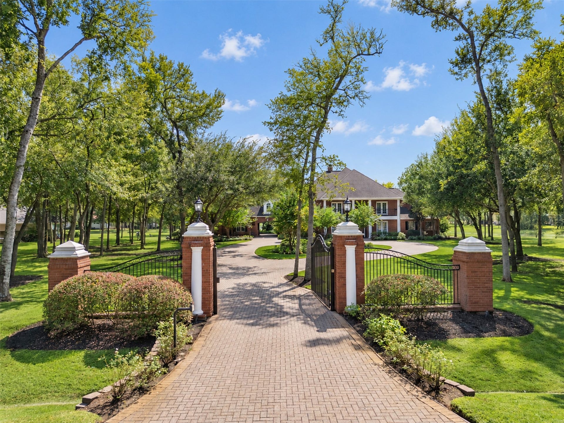 11602 haley hollow, Richmond, TX 77407 Shiloh Lake Estates is a waterfront acreage community that feels like the country, but is still very close to everything.