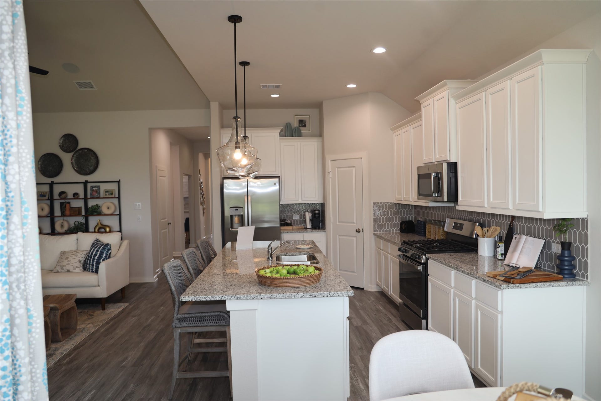 13301 Golden Isle Drive, La Marque, TX 77568 13301 Golden Isle Drive, La Marque, TX 77568