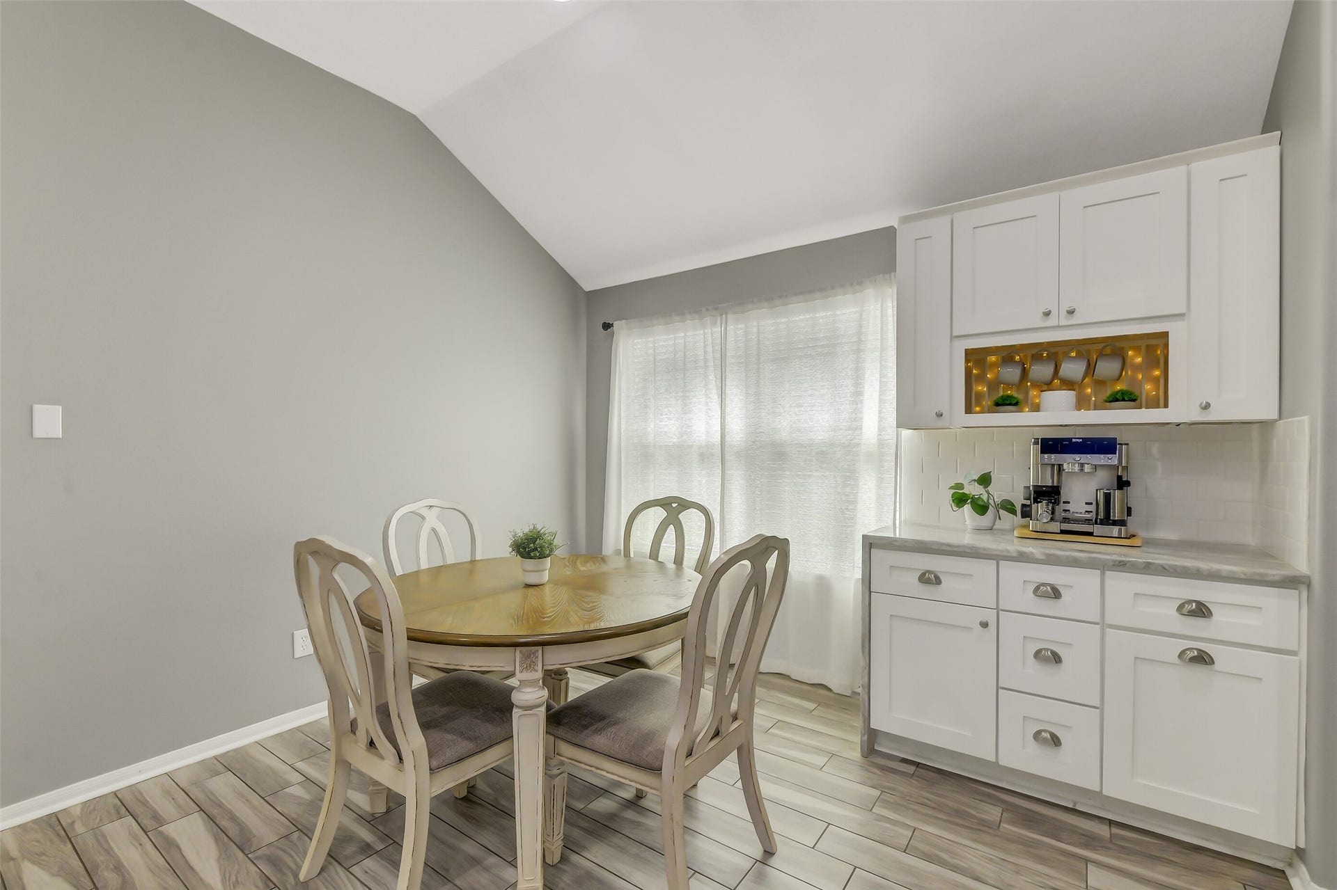 9934 Knob Hollow Way, Conroe, TX 77385 9934 Knob Hollow Way, Conroe, TX 77385