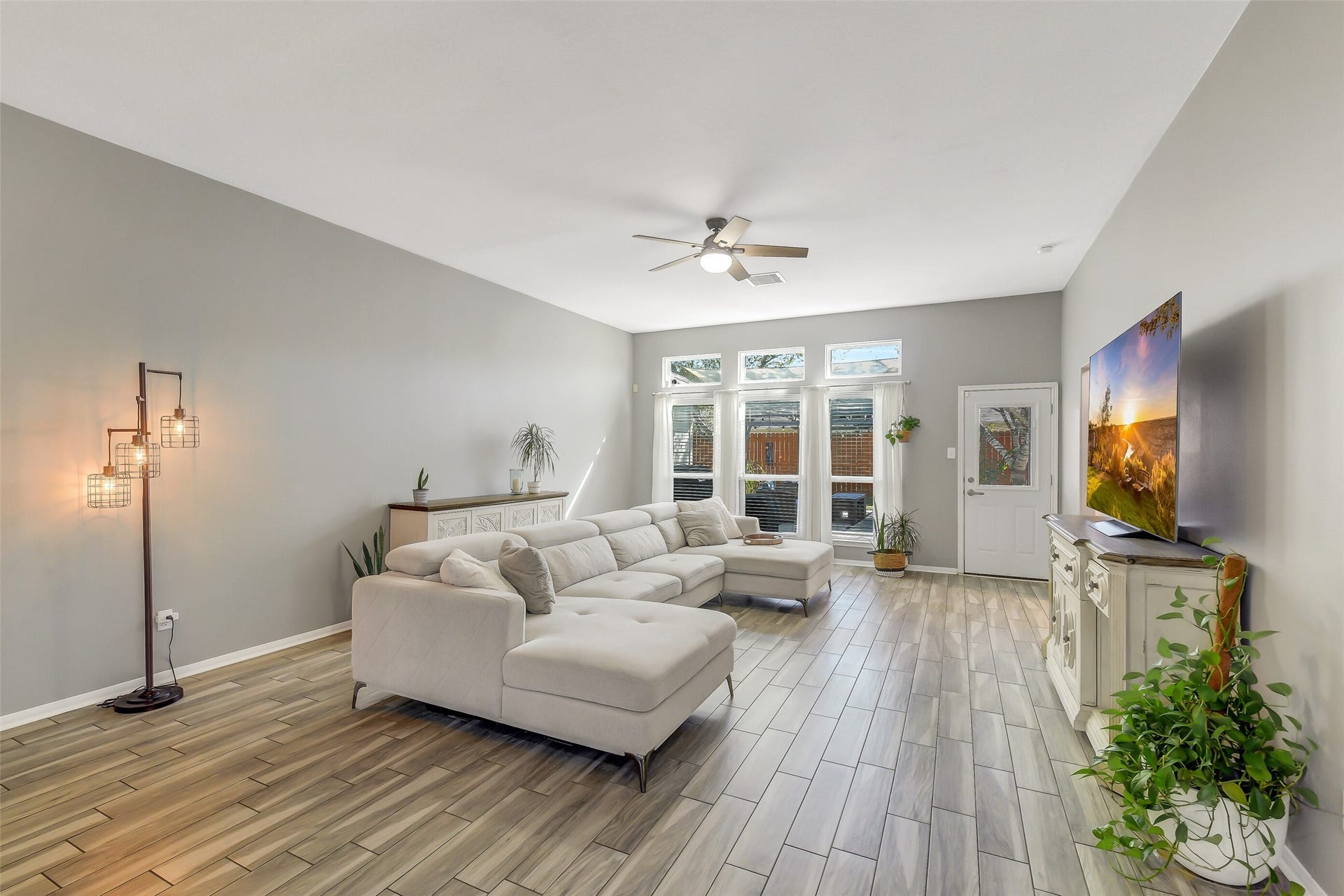 9934 Knob Hollow Way, Conroe, TX 77385 9934 Knob Hollow Way, Conroe, TX 77385