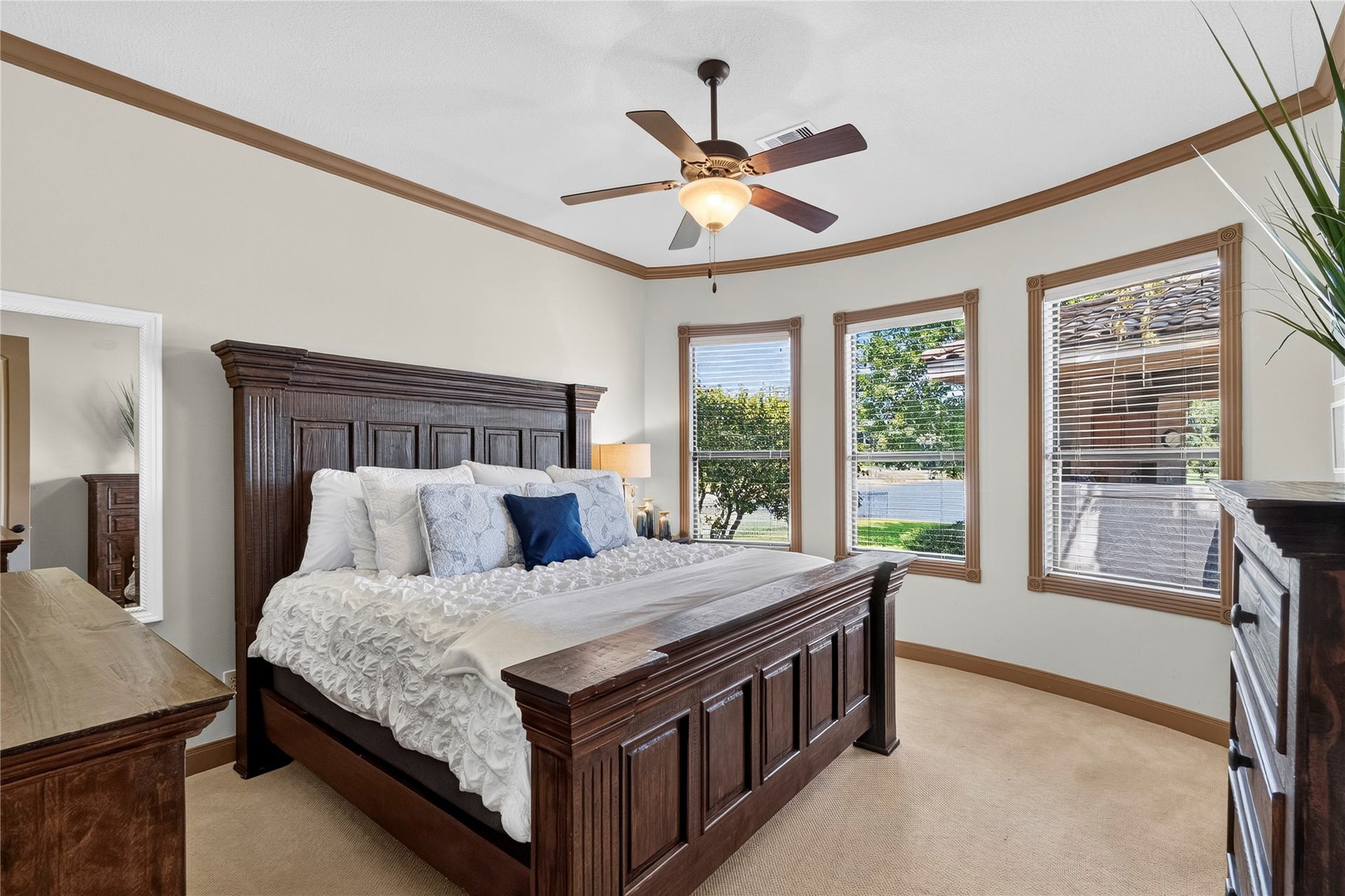 Downstairs ensuite guest room