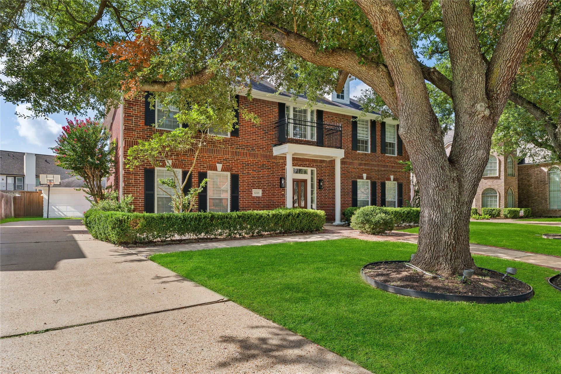 1221 Wedgewood Drive, Sugar Land, TX 77478 1221 Wedgewood Drive, Sugar Land, TX 77478