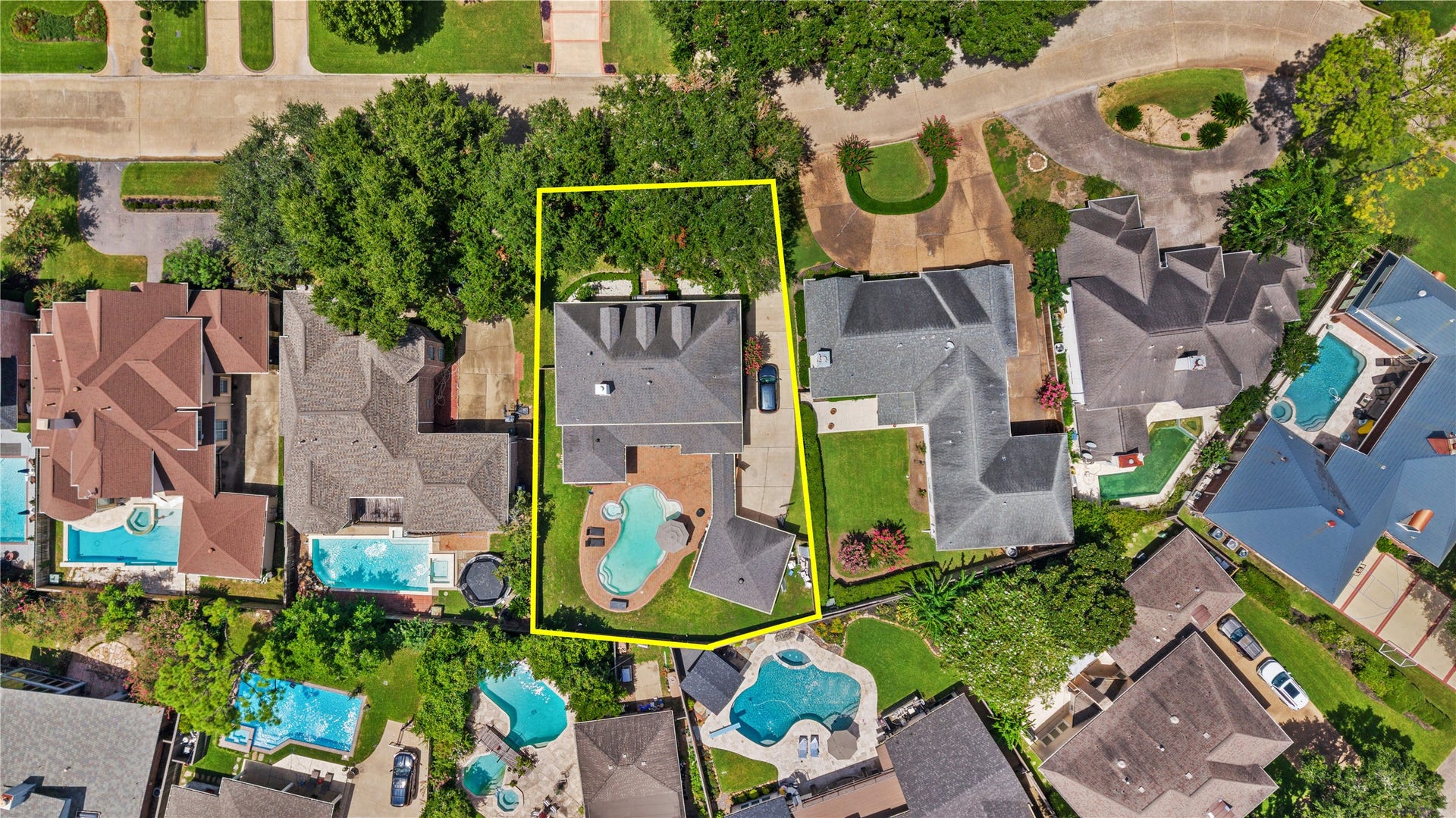 1221 Wedgewood Drive, Sugar Land, TX 77478 1221 Wedgewood Drive, Sugar Land, TX 77478