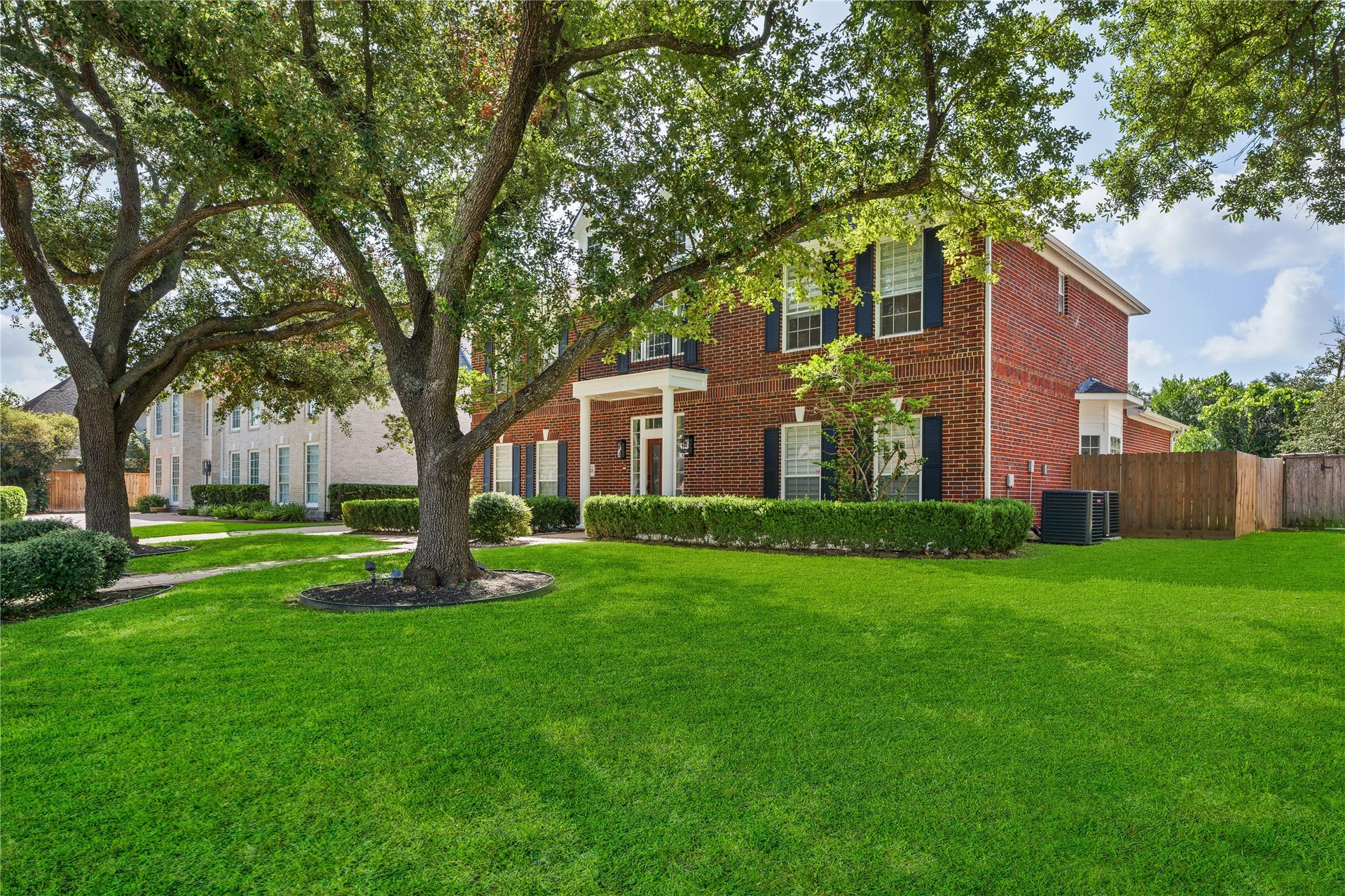 1221 Wedgewood Drive, Sugar Land, TX 77478 1221 Wedgewood Drive, Sugar Land, TX 77478
