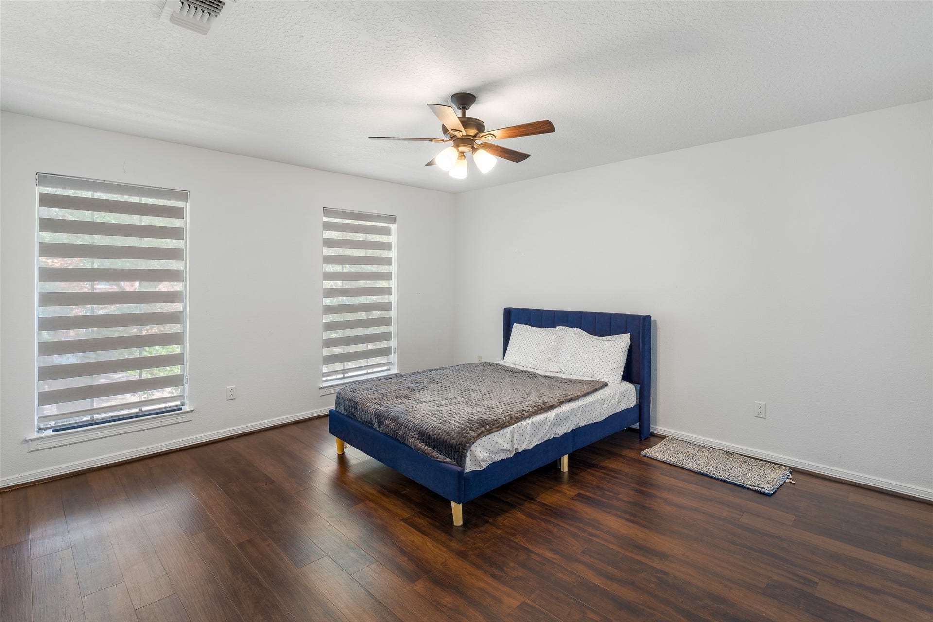 1221 Wedgewood Drive, Sugar Land, TX 77478 1221 Wedgewood Drive, Sugar Land, TX 77478