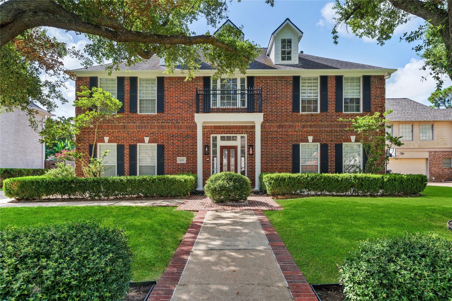 1221 Wedgewood Drive, Sugar Land, TX 77478 1221 Wedgewood Drive, Sugar Land, TX 77478