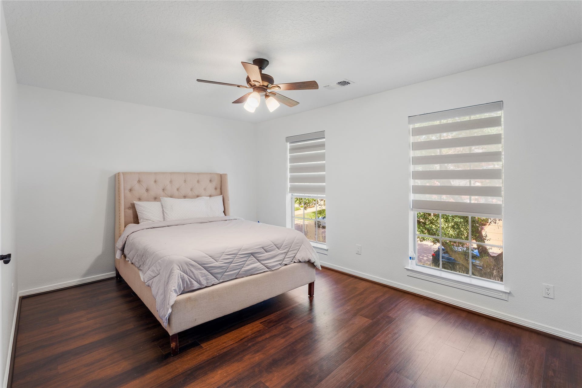 1221 Wedgewood Drive, Sugar Land, TX 77478 1221 Wedgewood Drive, Sugar Land, TX 77478