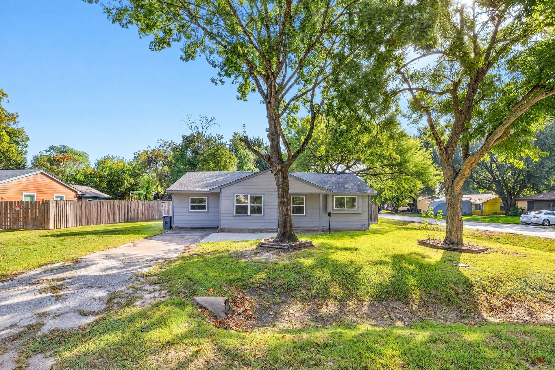 100 Inwood Lane, Highlands, TX 77562 100 Inwood Lane, Highlands, TX 77562