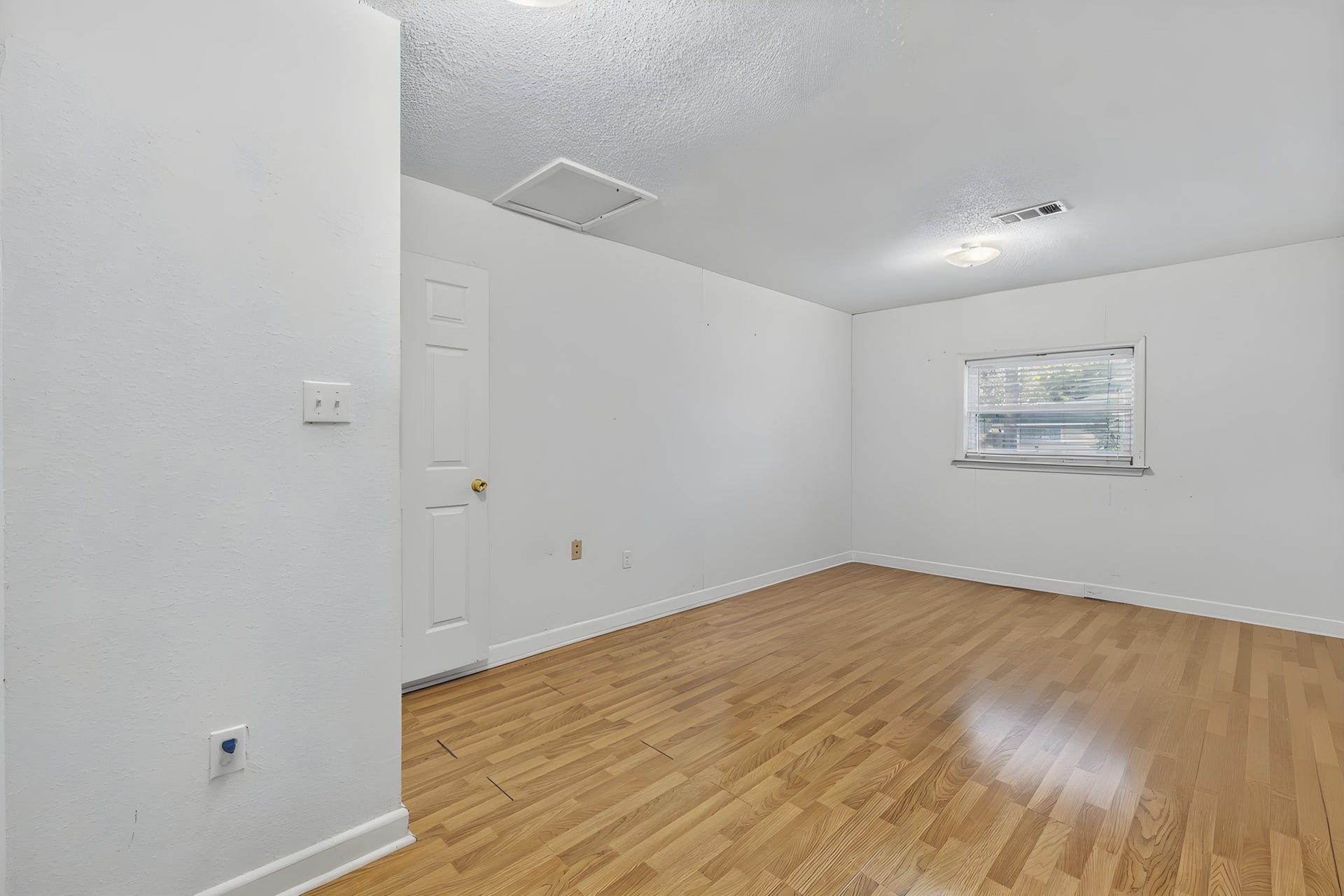100 Inwood Lane, Highlands, TX 77562 100 Inwood Lane, Highlands, TX 77562