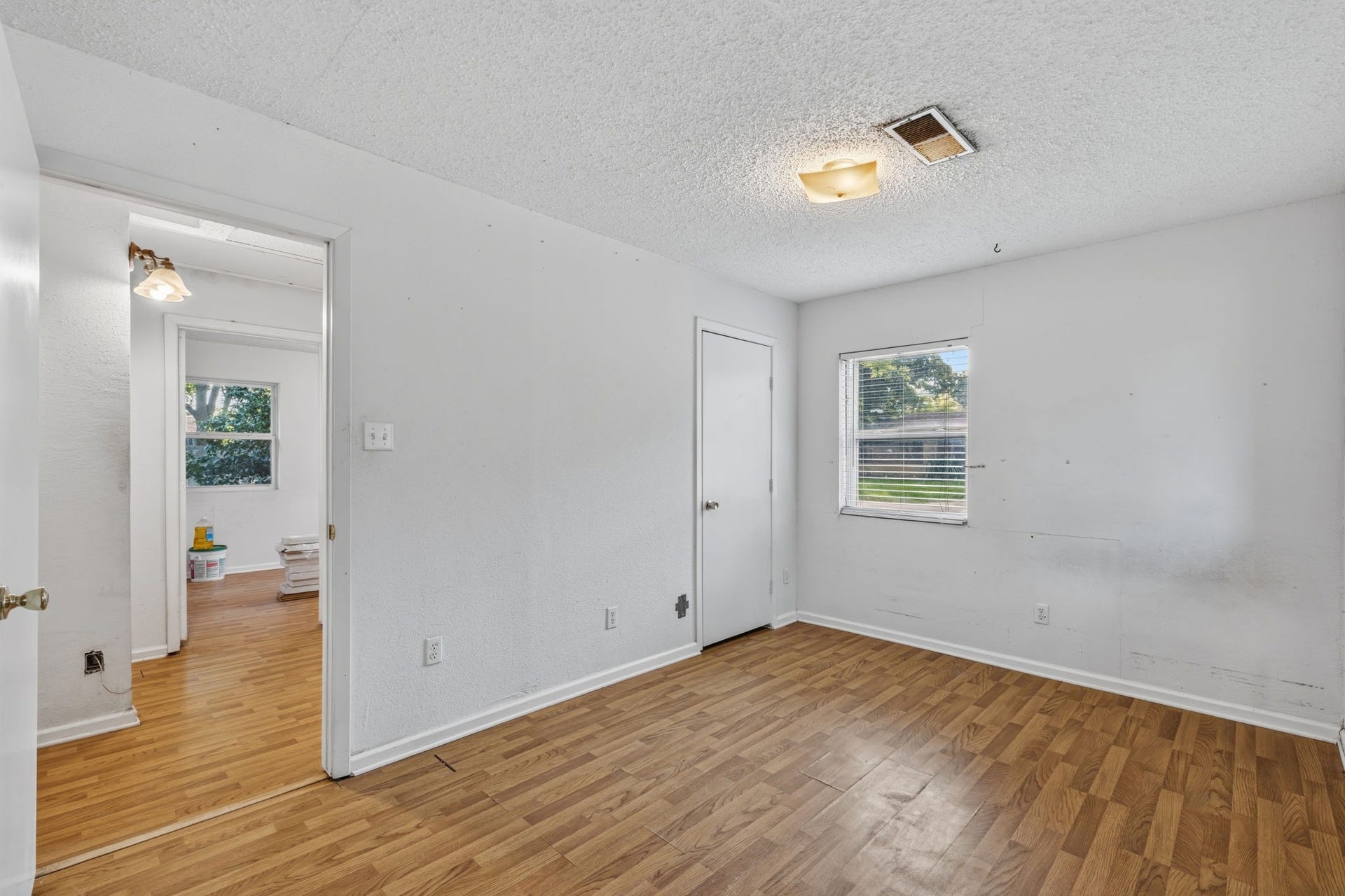 100 Inwood Lane, Highlands, TX 77562 100 Inwood Lane, Highlands, TX 77562