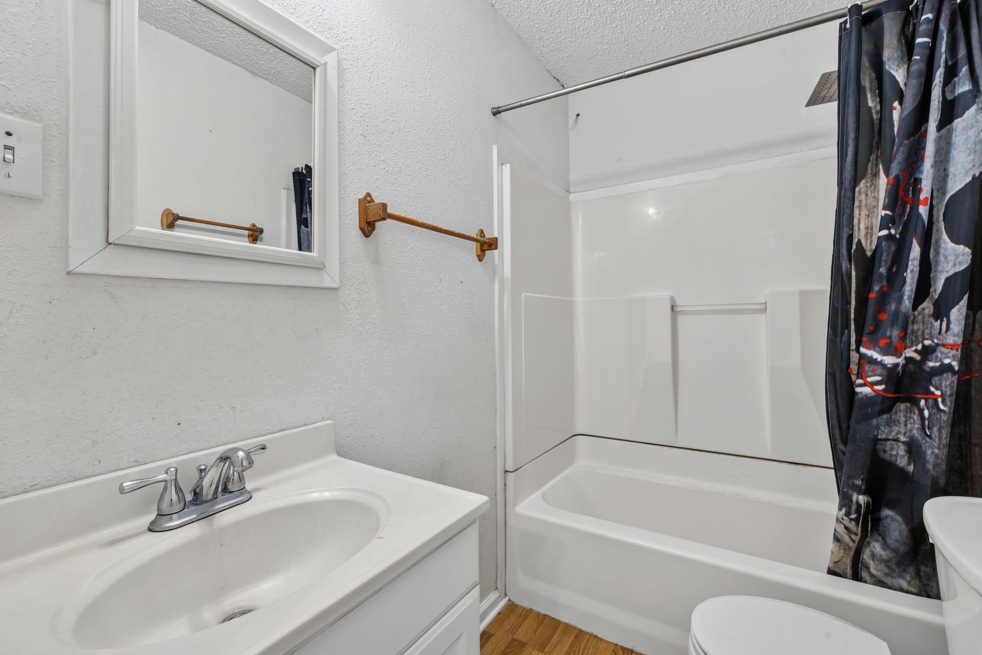 100 Inwood Lane, Highlands, TX 77562 100 Inwood Lane, Highlands, TX 77562