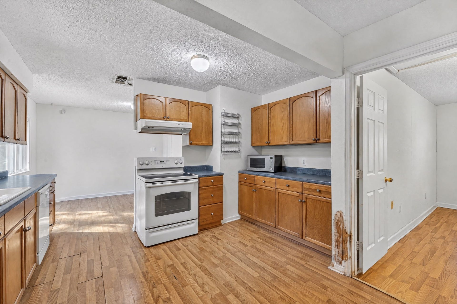 100 Inwood Lane, Highlands, TX 77562 100 Inwood Lane, Highlands, TX 77562
