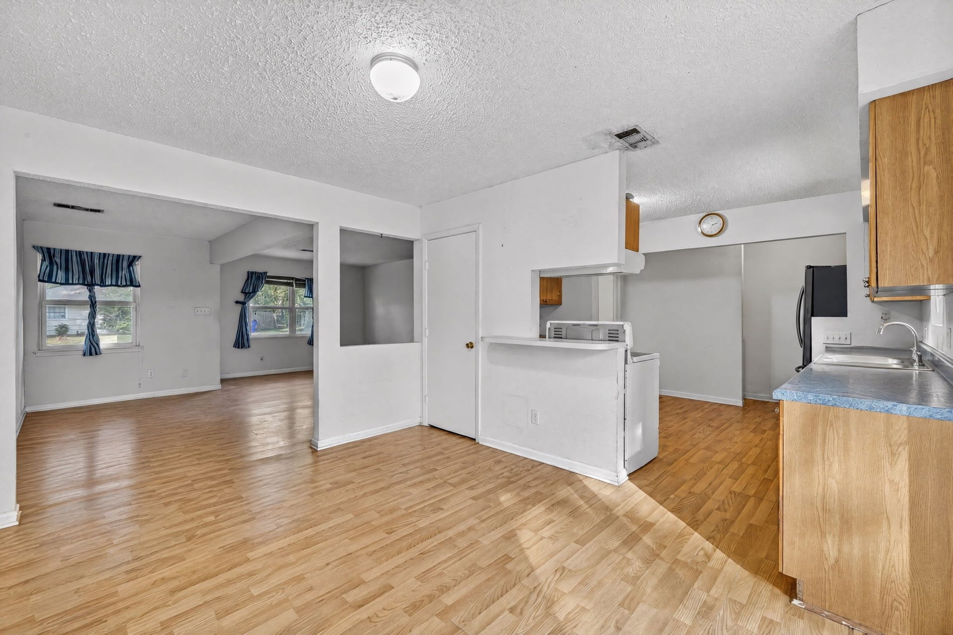 100 Inwood Lane, Highlands, TX 77562 100 Inwood Lane, Highlands, TX 77562
