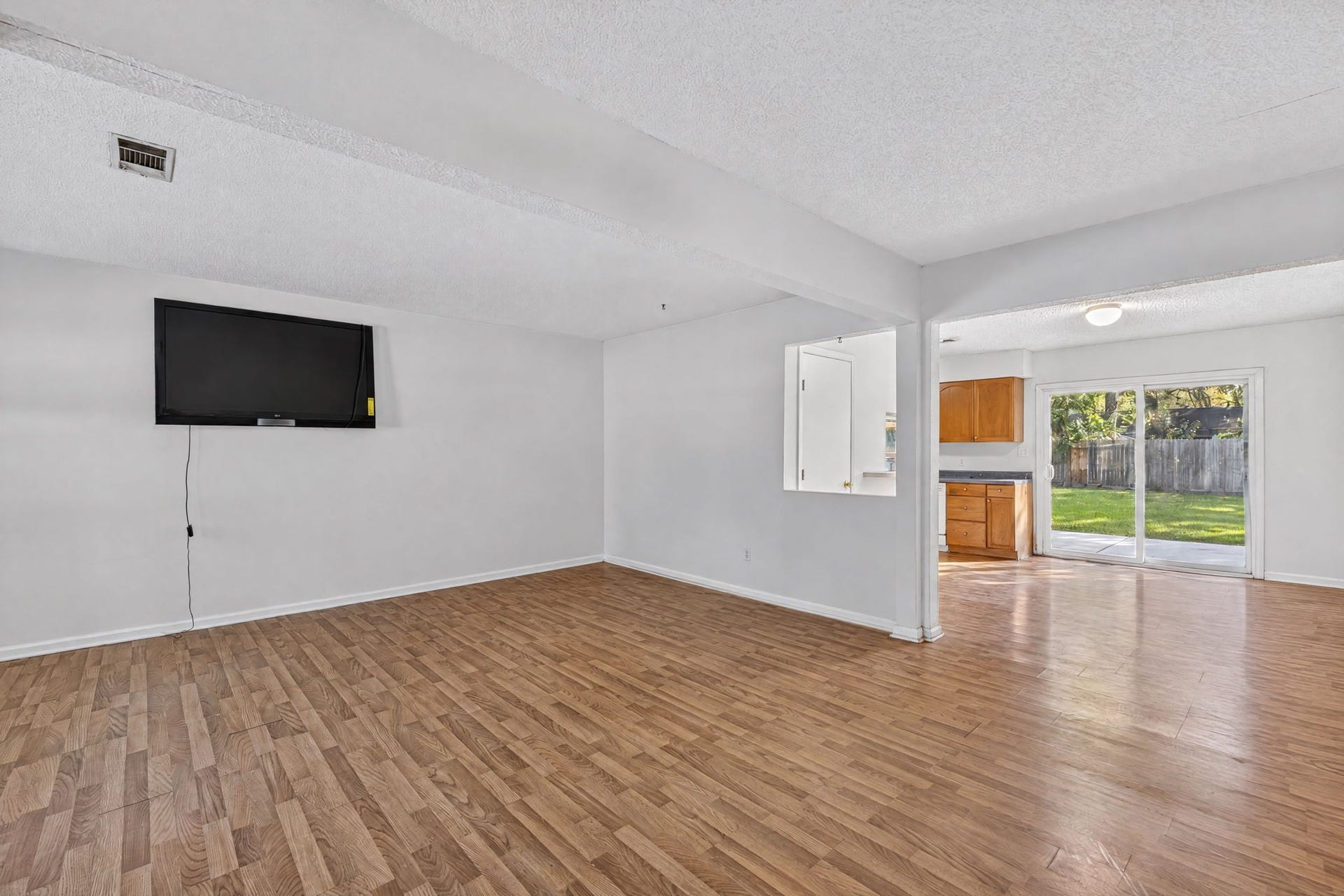 100 Inwood Lane, Highlands, TX 77562 100 Inwood Lane, Highlands, TX 77562