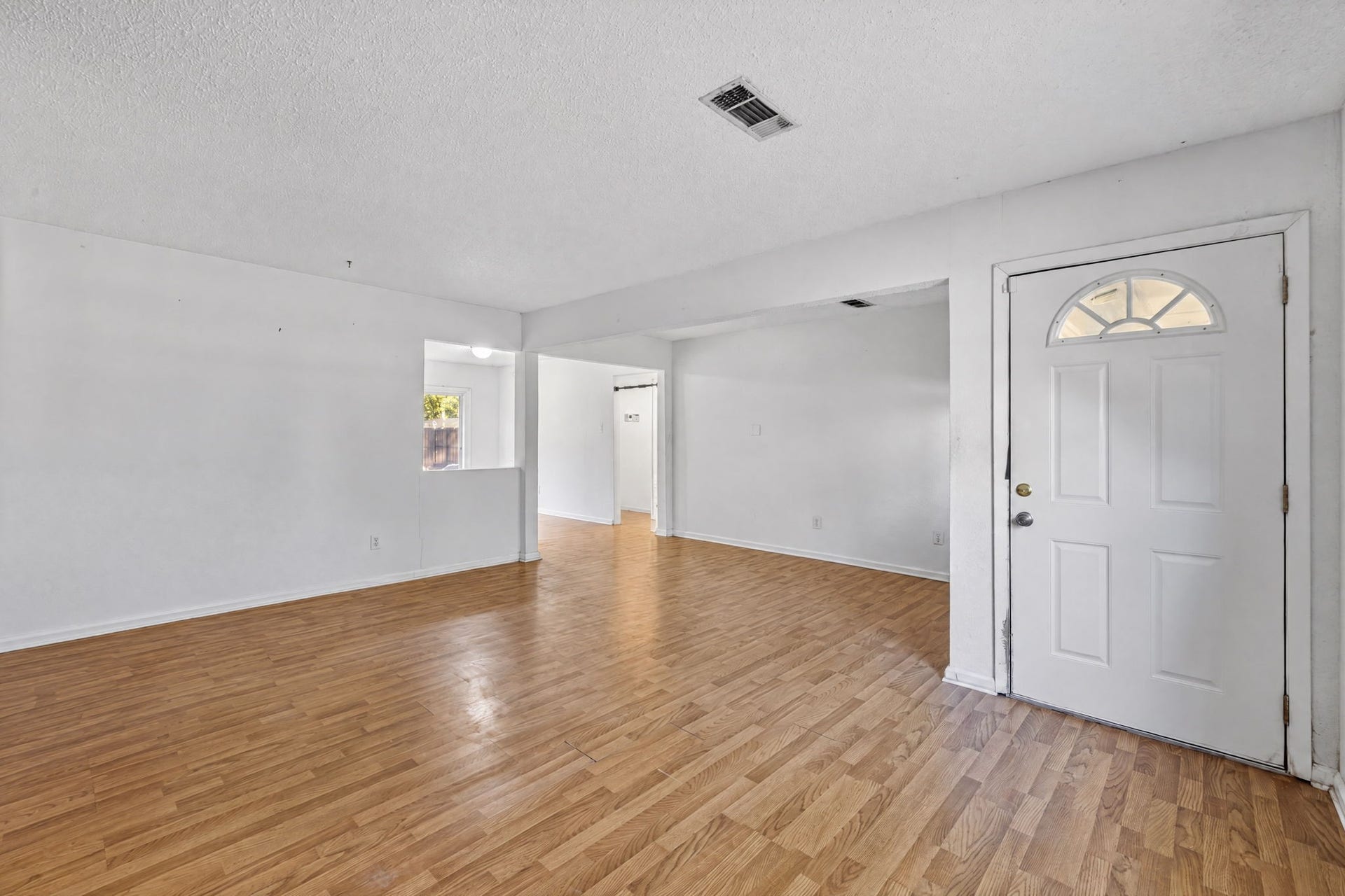 100 Inwood Lane, Highlands, TX 77562 100 Inwood Lane, Highlands, TX 77562