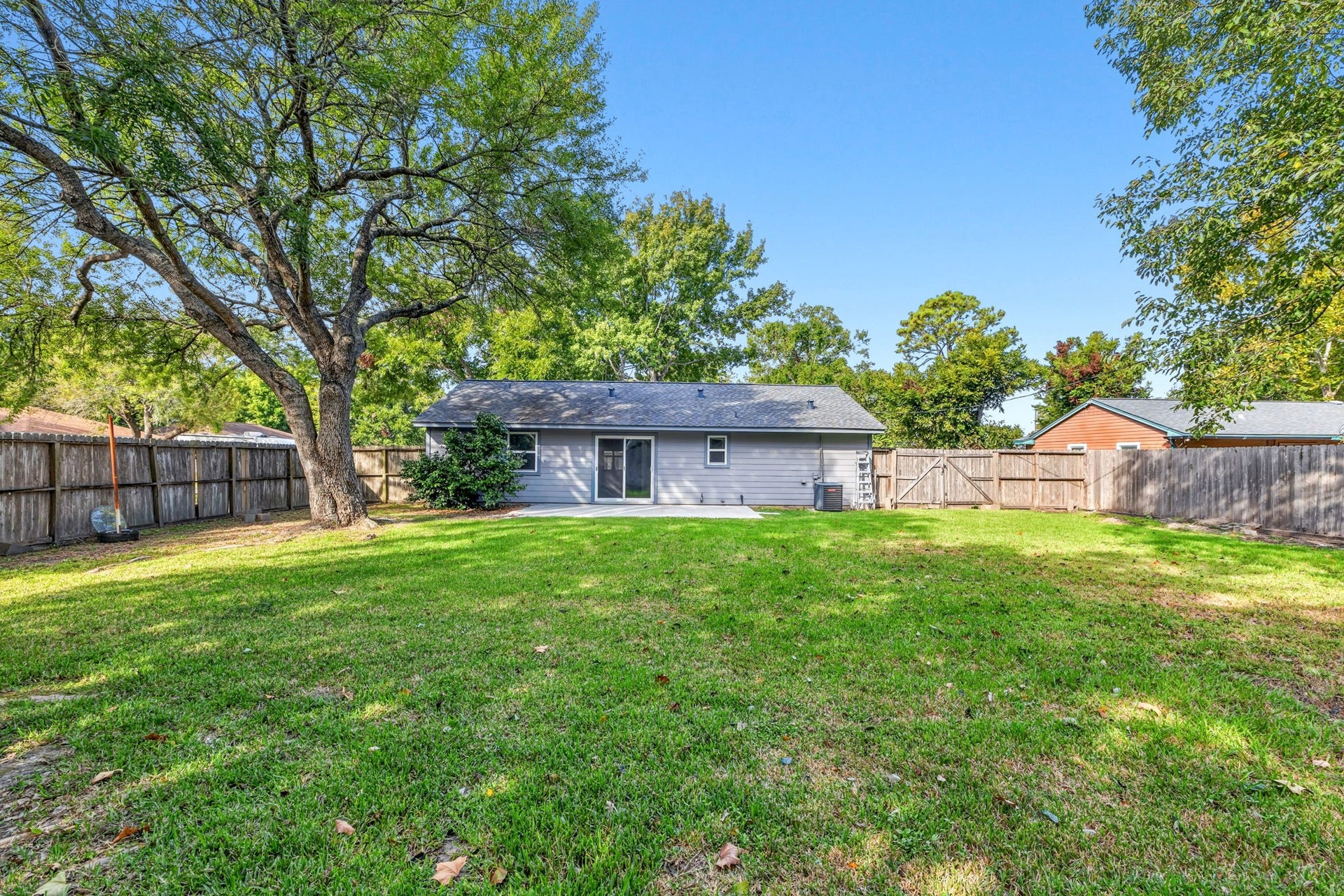 100 Inwood Lane, Highlands, TX 77562 100 Inwood Lane, Highlands, TX 77562