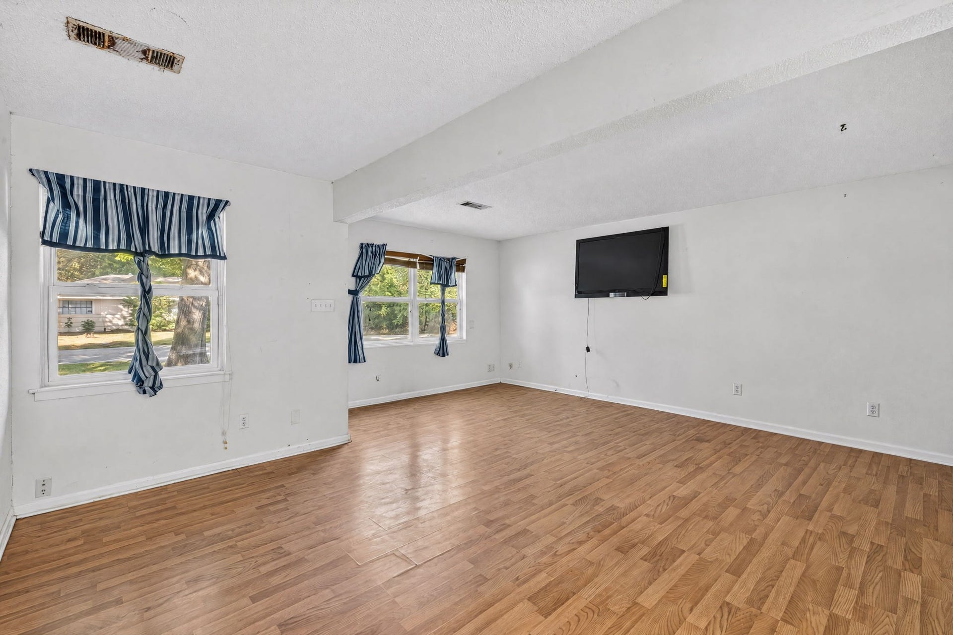 100 Inwood Lane, Highlands, TX 77562 100 Inwood Lane, Highlands, TX 77562