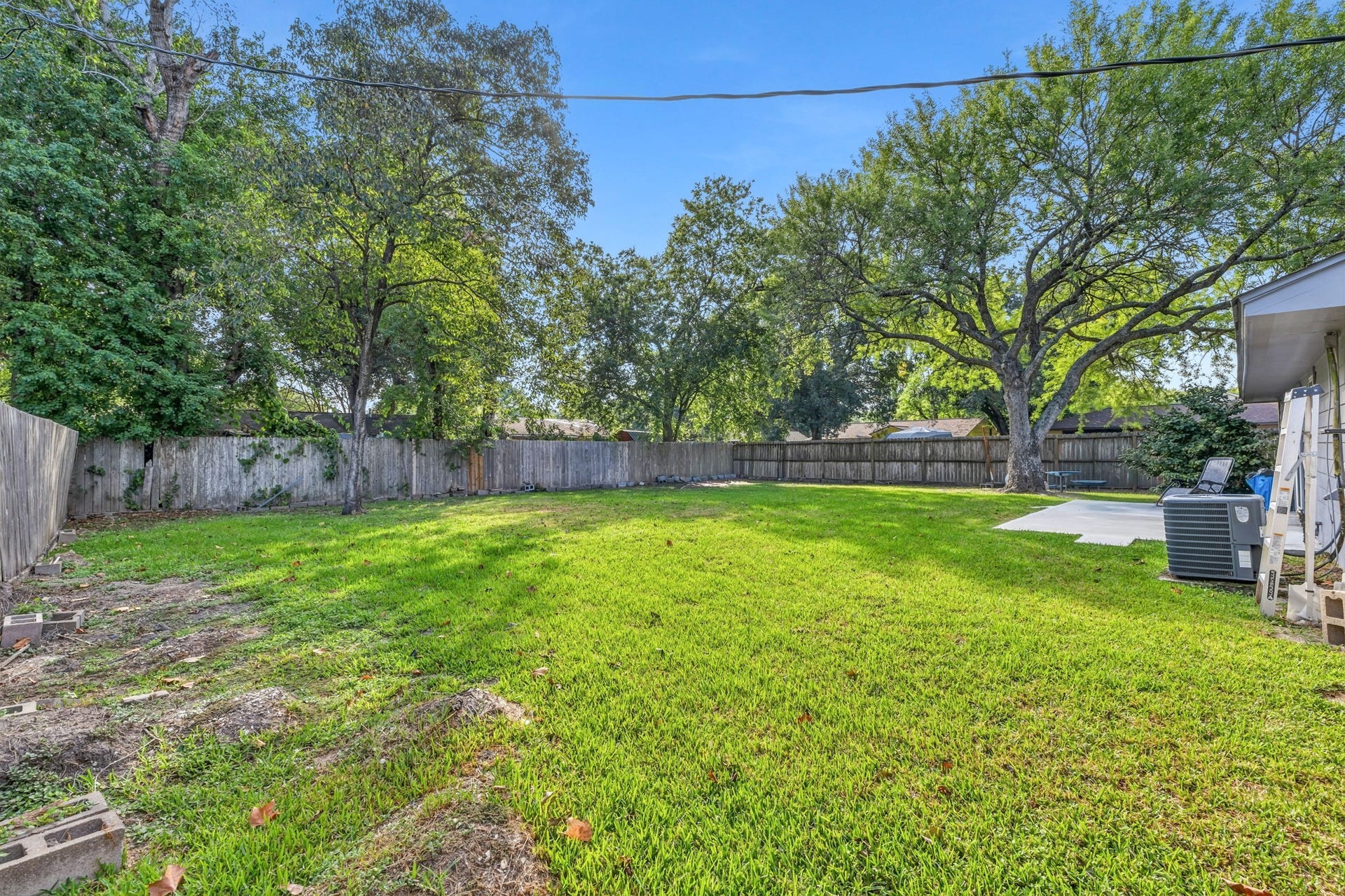 100 Inwood Lane, Highlands, TX 77562 100 Inwood Lane, Highlands, TX 77562