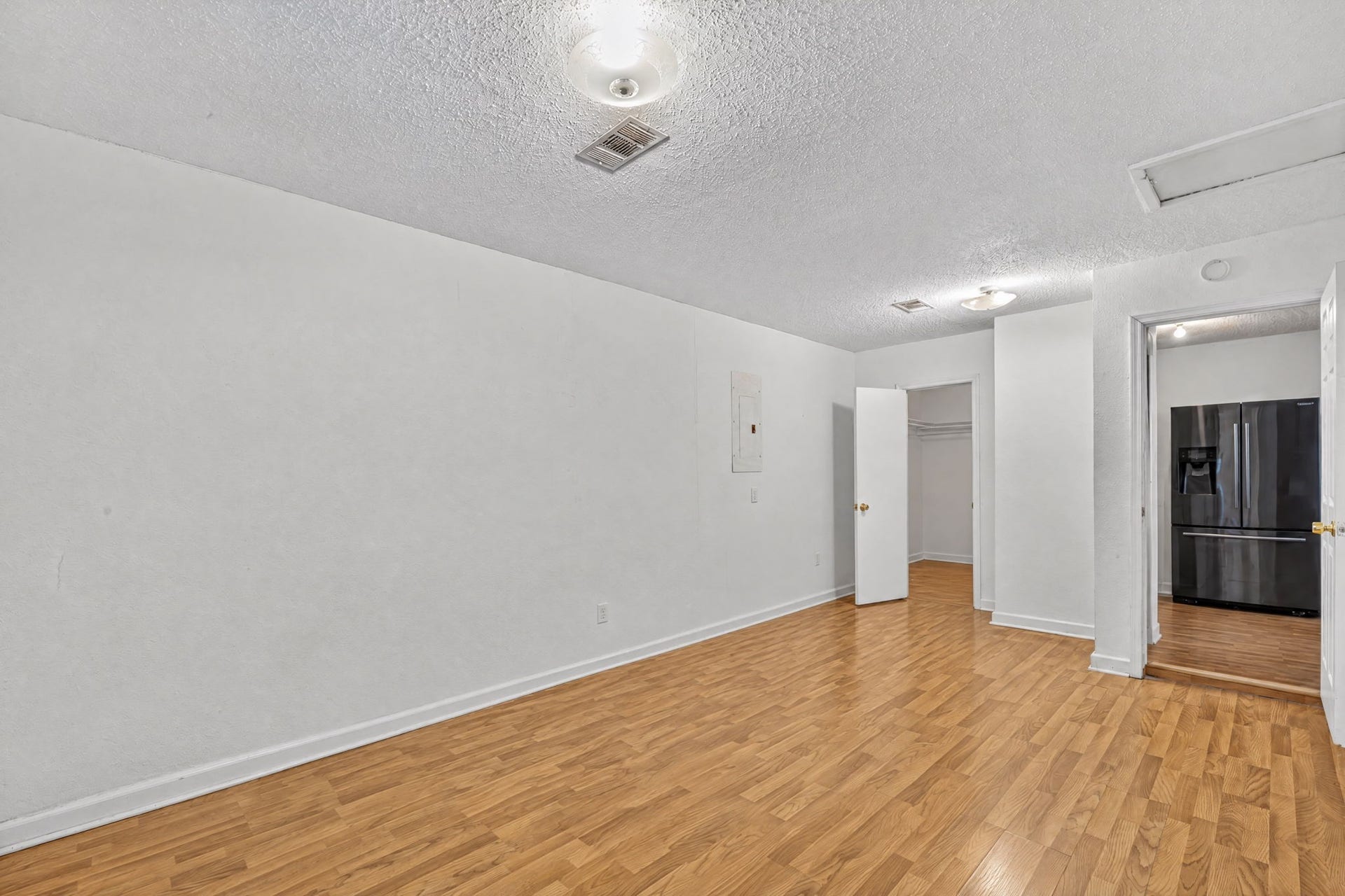 100 Inwood Lane, Highlands, TX 77562 100 Inwood Lane, Highlands, TX 77562
