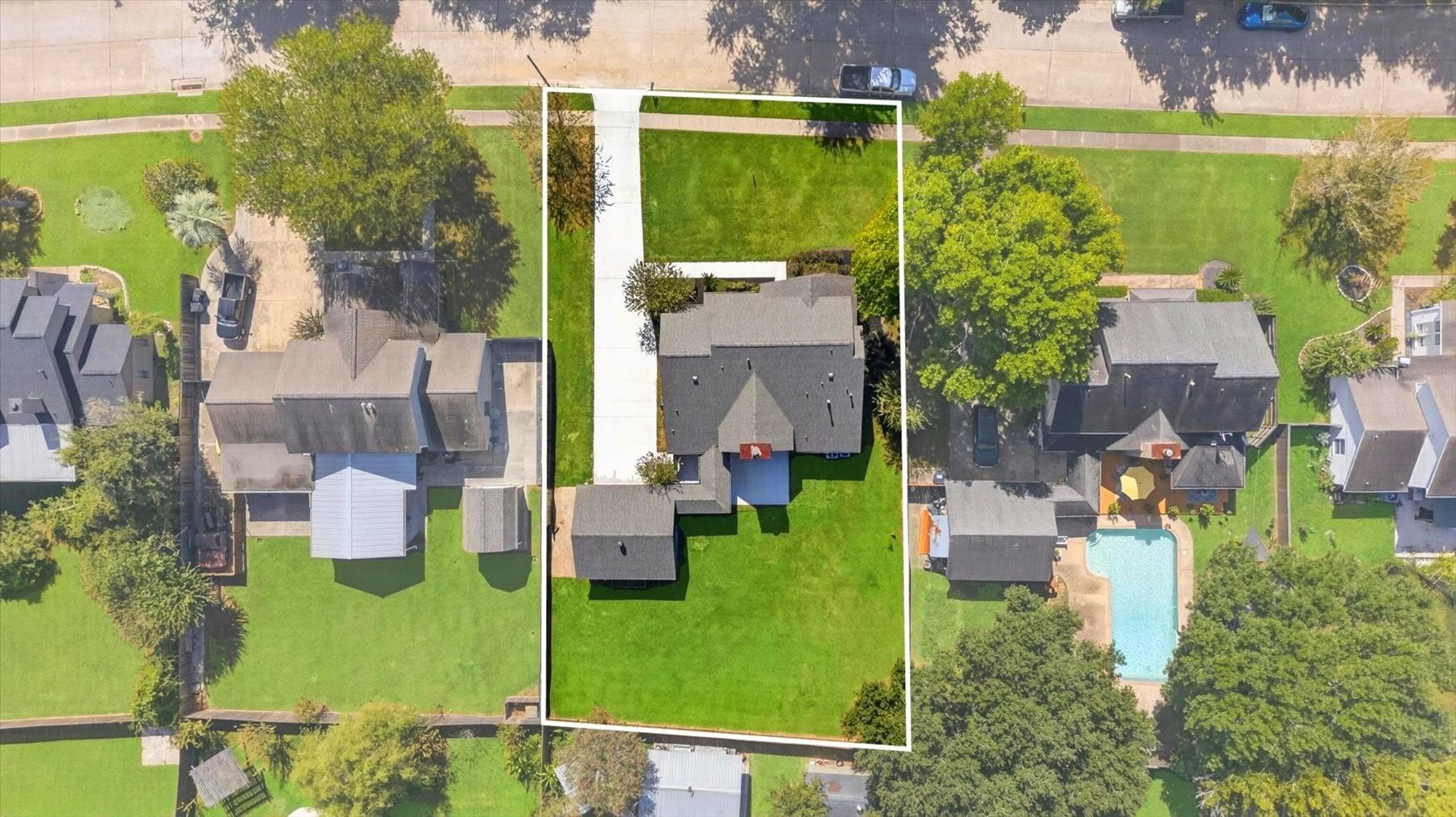 1013 Londonderry Avenue, Friendswood, TX 77546 1013 Londonderry Avenue, Friendswood, TX 77546