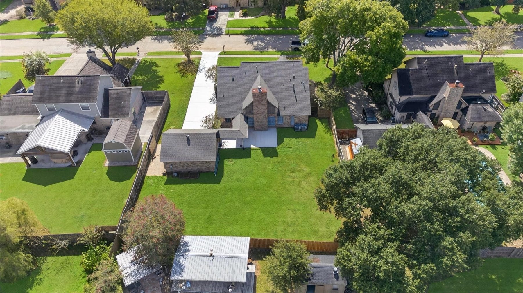 1013 Londonderry Avenue, Friendswood, TX 77546 1013 Londonderry Avenue, Friendswood, TX 77546