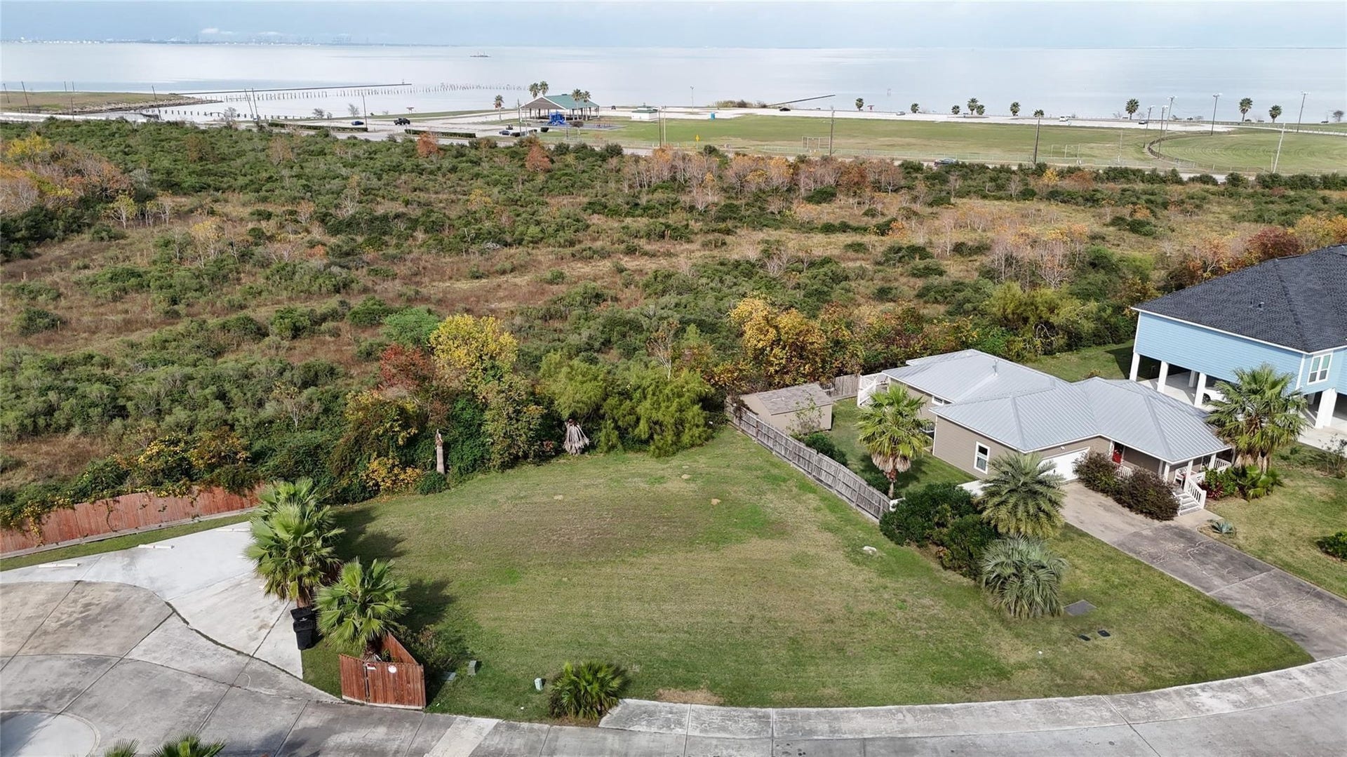 226 Debbie Lane, Dickinson, TX 77539 226 Debbie Lane, Dickinson, TX 77539