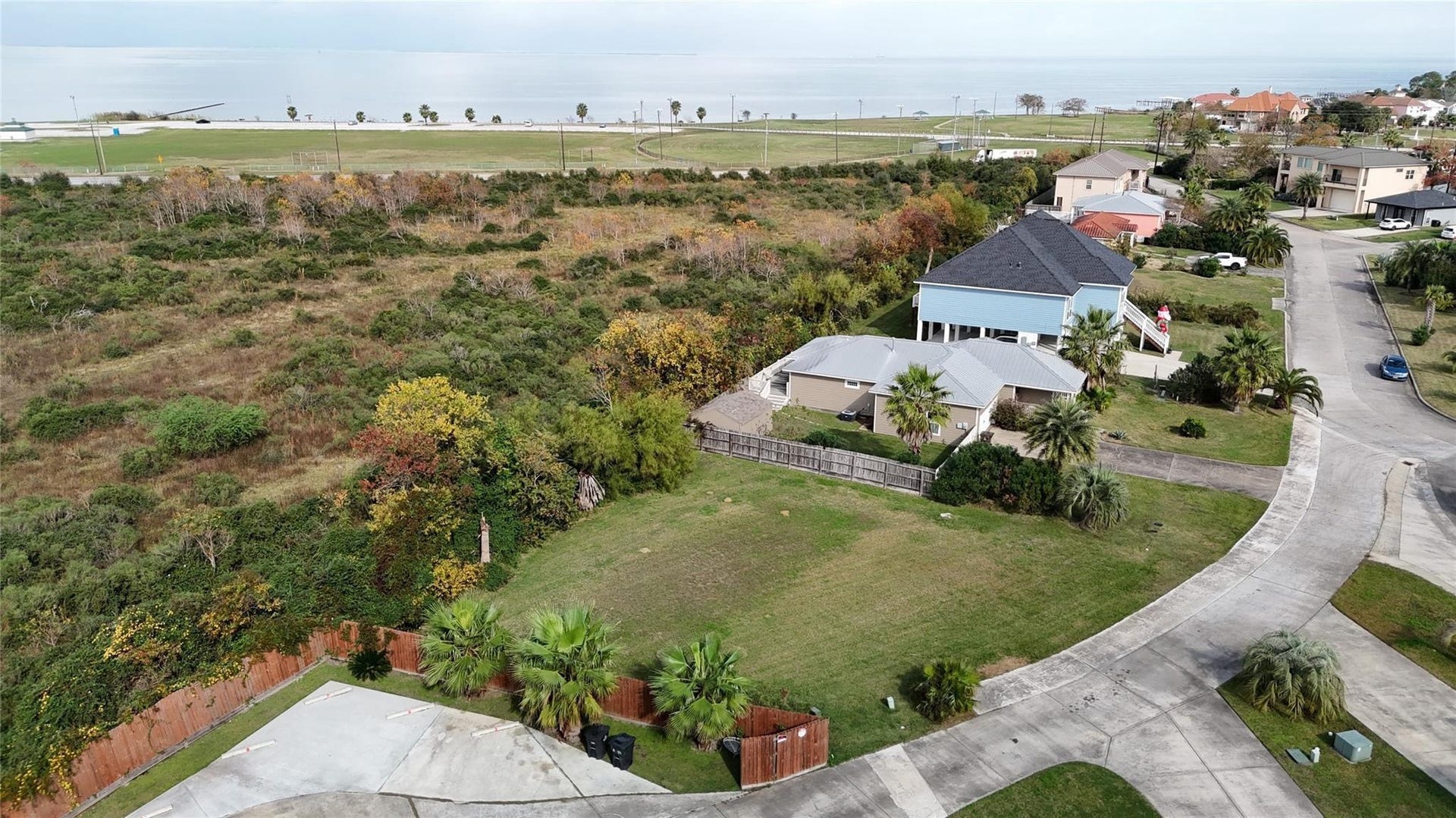 226 Debbie Lane, Dickinson, TX 77539 226 Debbie Lane, Dickinson, TX 77539