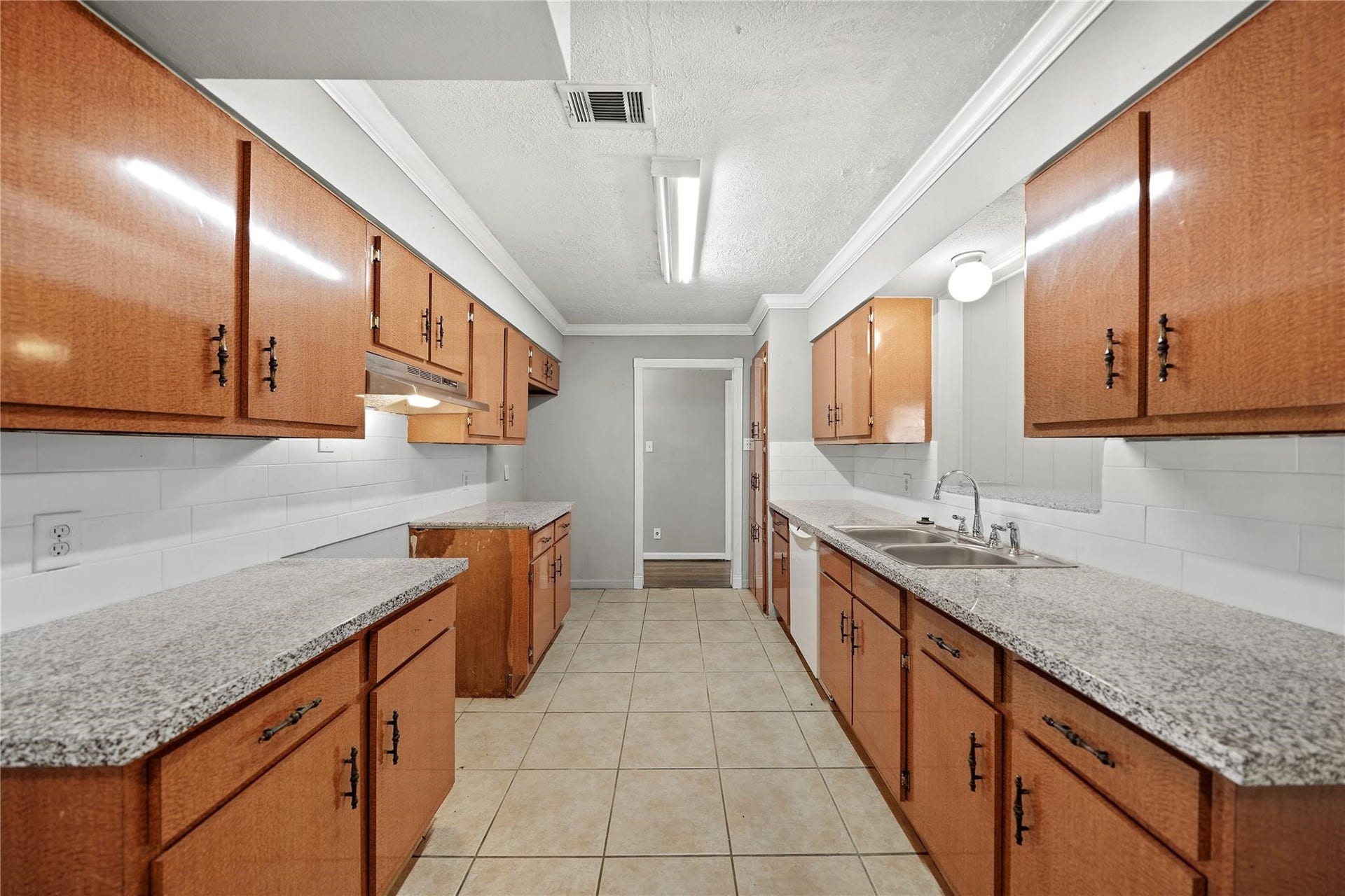 2835 Dragonwick Drive, Houston, TX 77045 2835 Dragonwick Drive, Houston, TX 77045