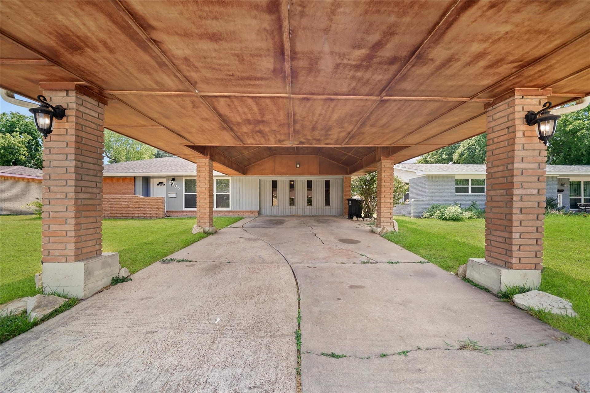 2835 Dragonwick Drive, Houston, TX 77045 2835 Dragonwick Drive, Houston, TX 77045