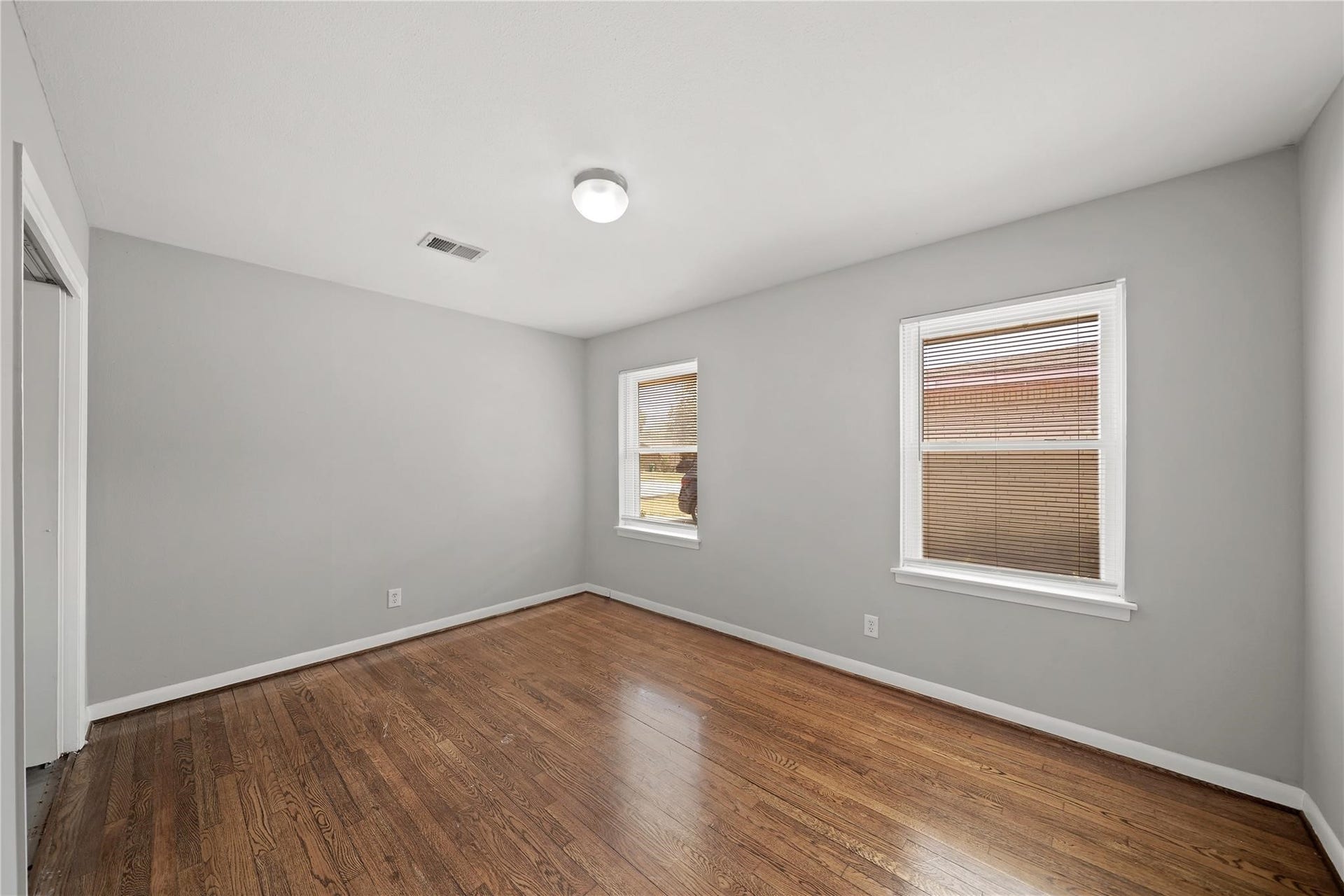 2835 Dragonwick Drive, Houston, TX 77045 2835 Dragonwick Drive, Houston, TX 77045