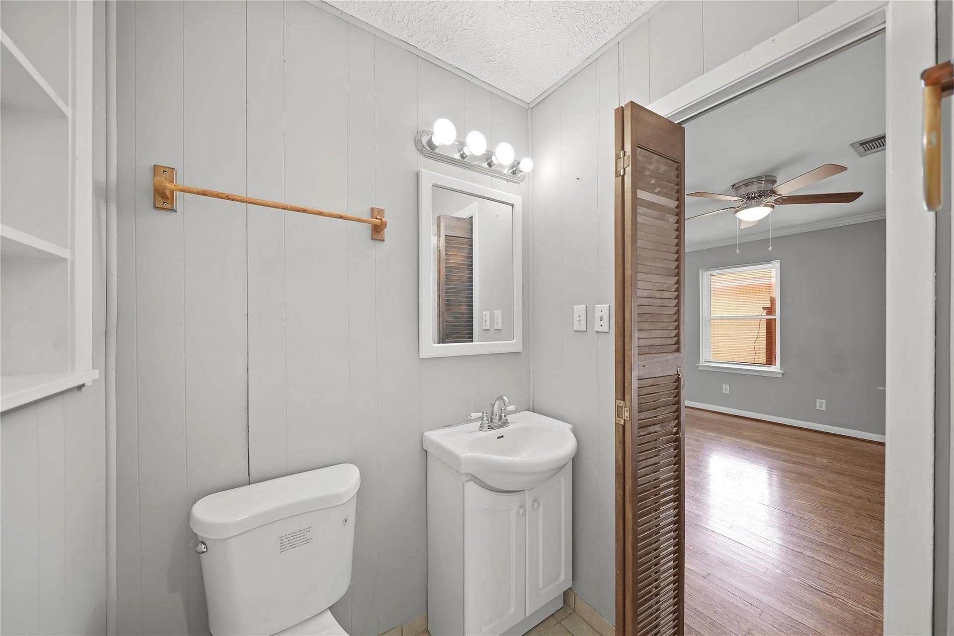2835 Dragonwick Drive, Houston, TX 77045 2835 Dragonwick Drive, Houston, TX 77045