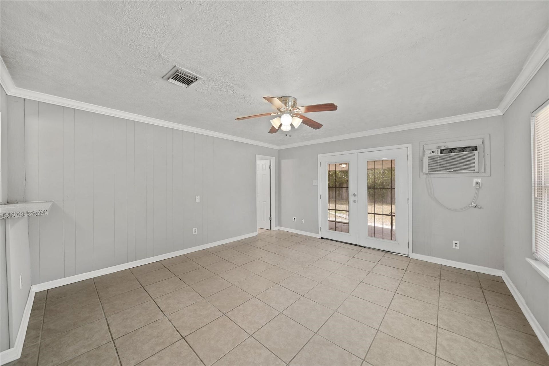 2835 Dragonwick Drive, Houston, TX 77045 2835 Dragonwick Drive, Houston, TX 77045