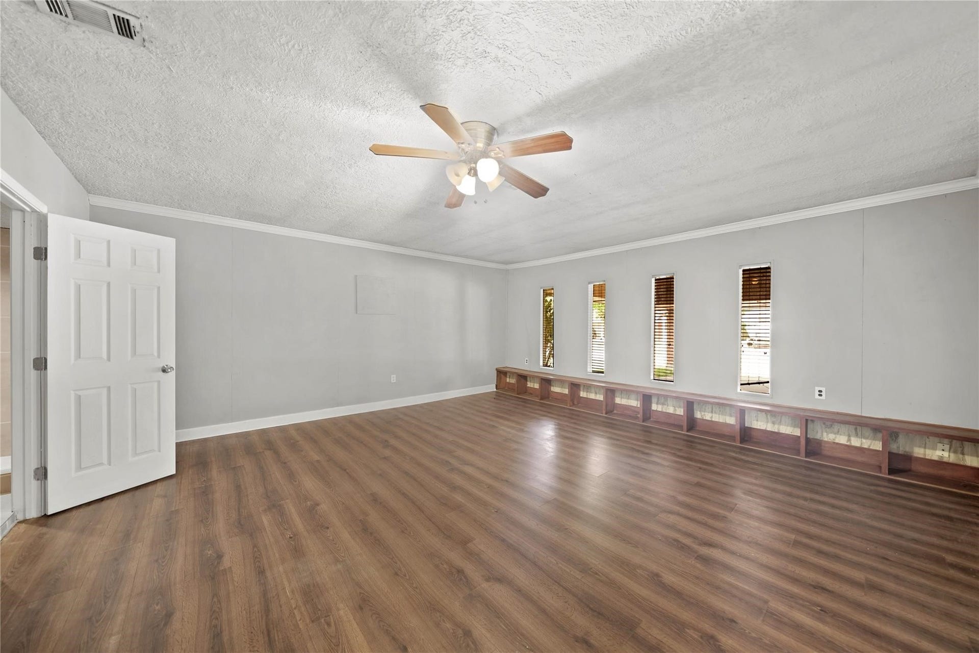 2835 Dragonwick Drive, Houston, TX 77045 2835 Dragonwick Drive, Houston, TX 77045