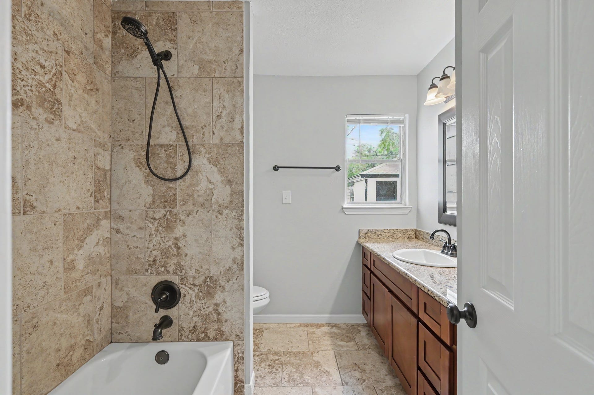 9613 Westview Drive, Houston, TX 77055 secondary bathroom