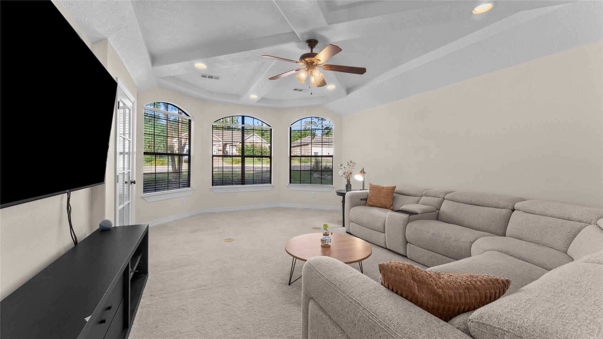 1600 Wimbledon Drive, Huntsville, TX 77340 Flex room is currently being used as office and tv room.