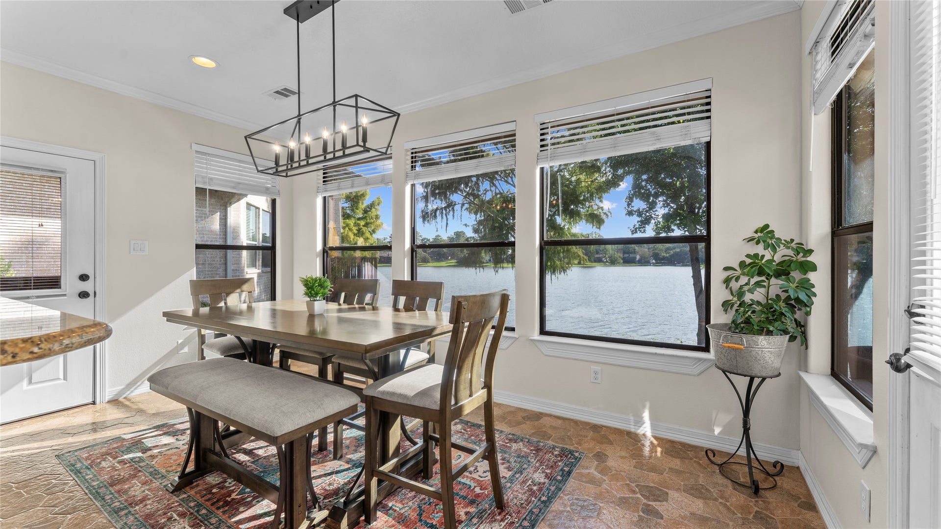 1600 Wimbledon Drive, Huntsville, TX 77340 1600 Wimbledon Drive, Huntsville, TX 77340