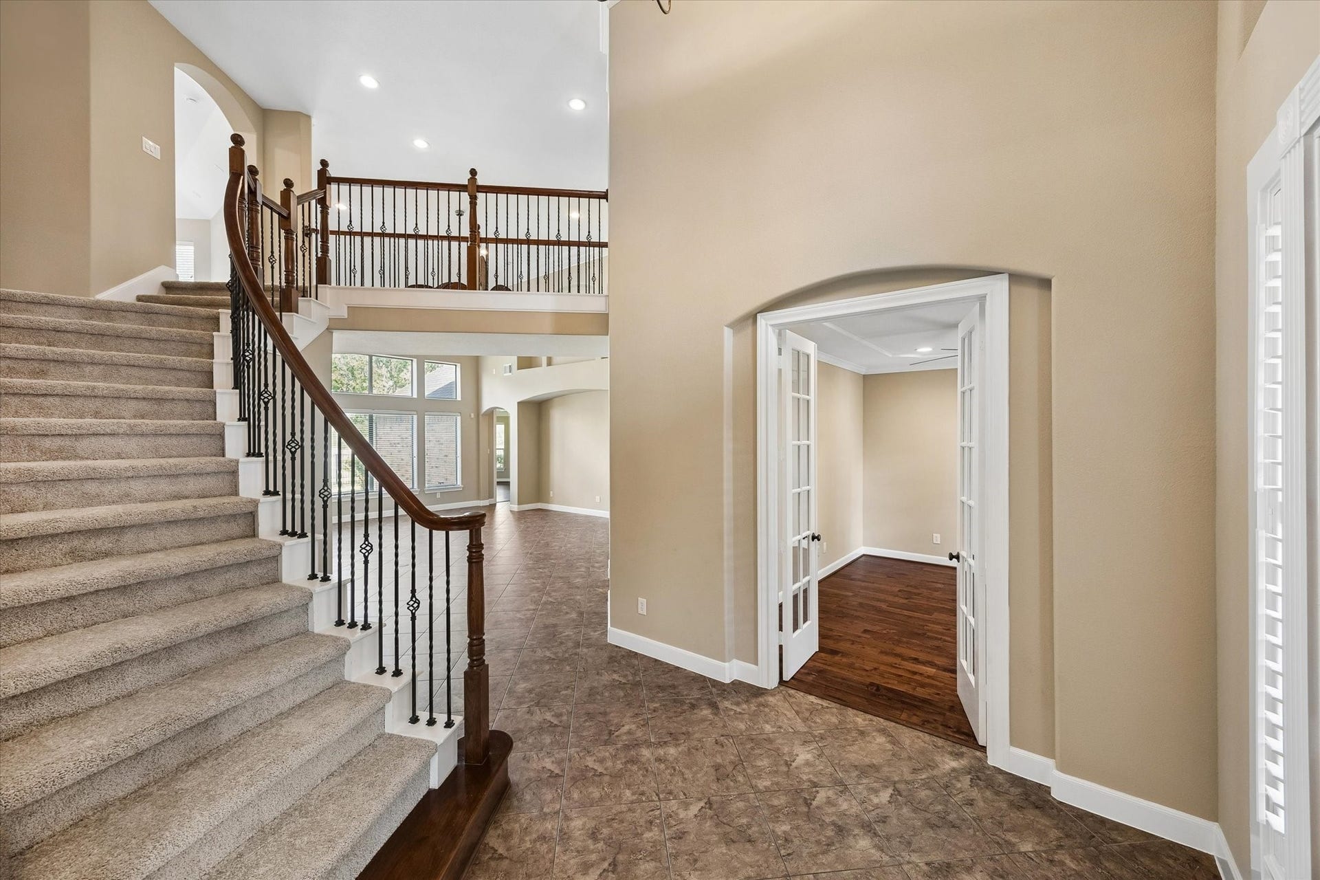 18715 N Thomas Shore Drive, Cypress, TX 77433 Entryway