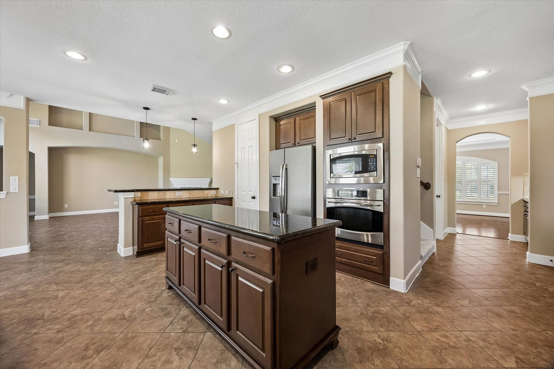 18715 N Thomas Shore Drive, Cypress, TX 77433 Another angle of the large kitchen
