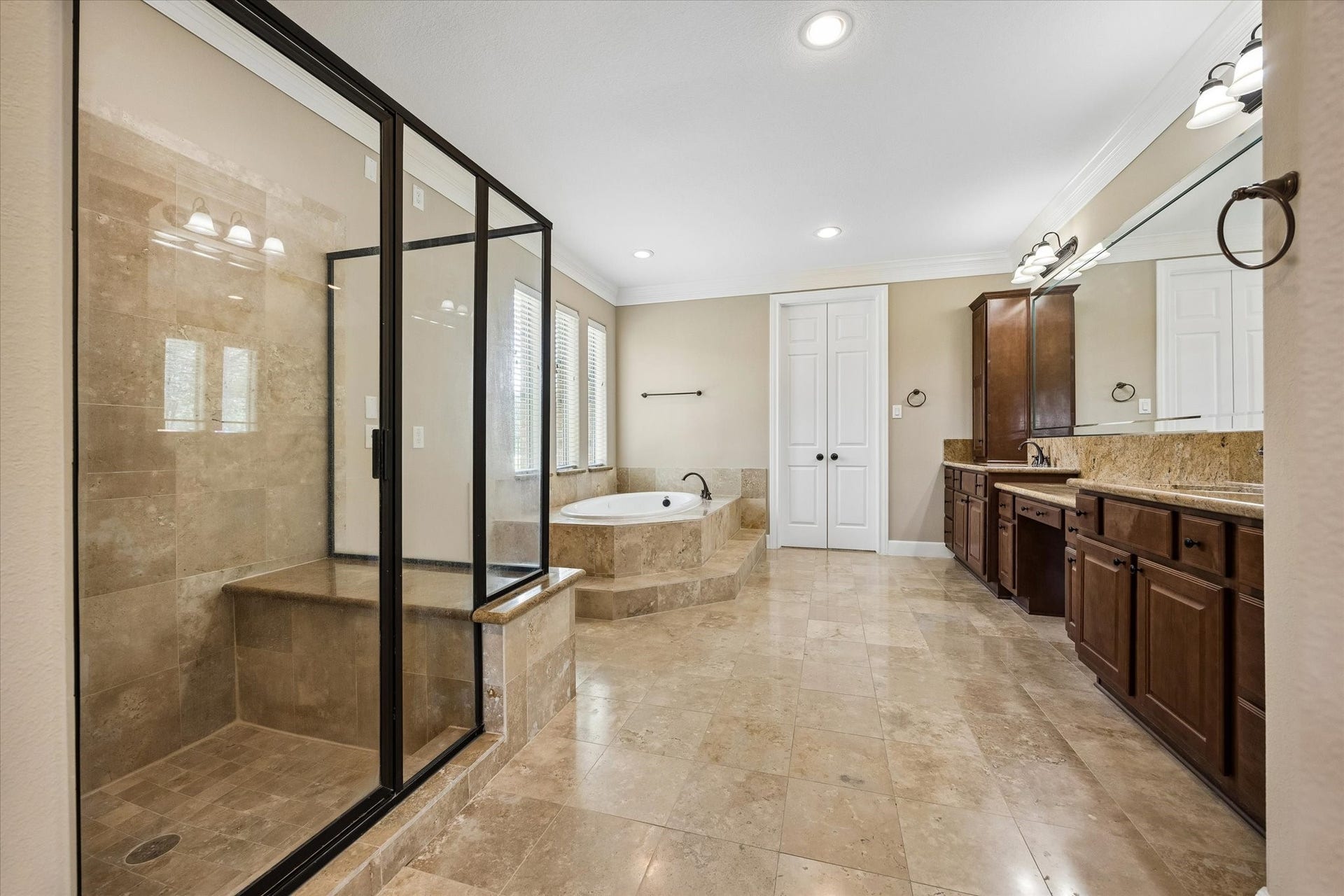 18715 N Thomas Shore Drive, Cypress, TX 77433 Master bathroom