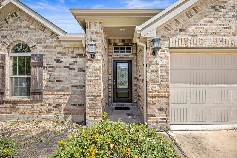 Property photo for 2919 Twin Cove Court Court, Conroe, TX