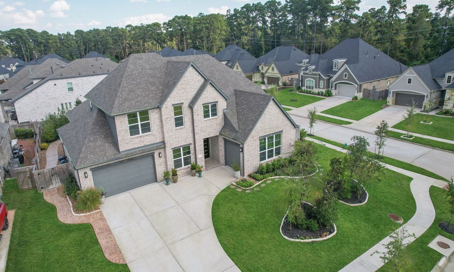 Property photo for 902 Falcon Hollow Lane, Pinehurst, TX