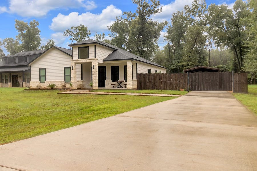 Property photo for 195 County Road 3667, Splendora, TX