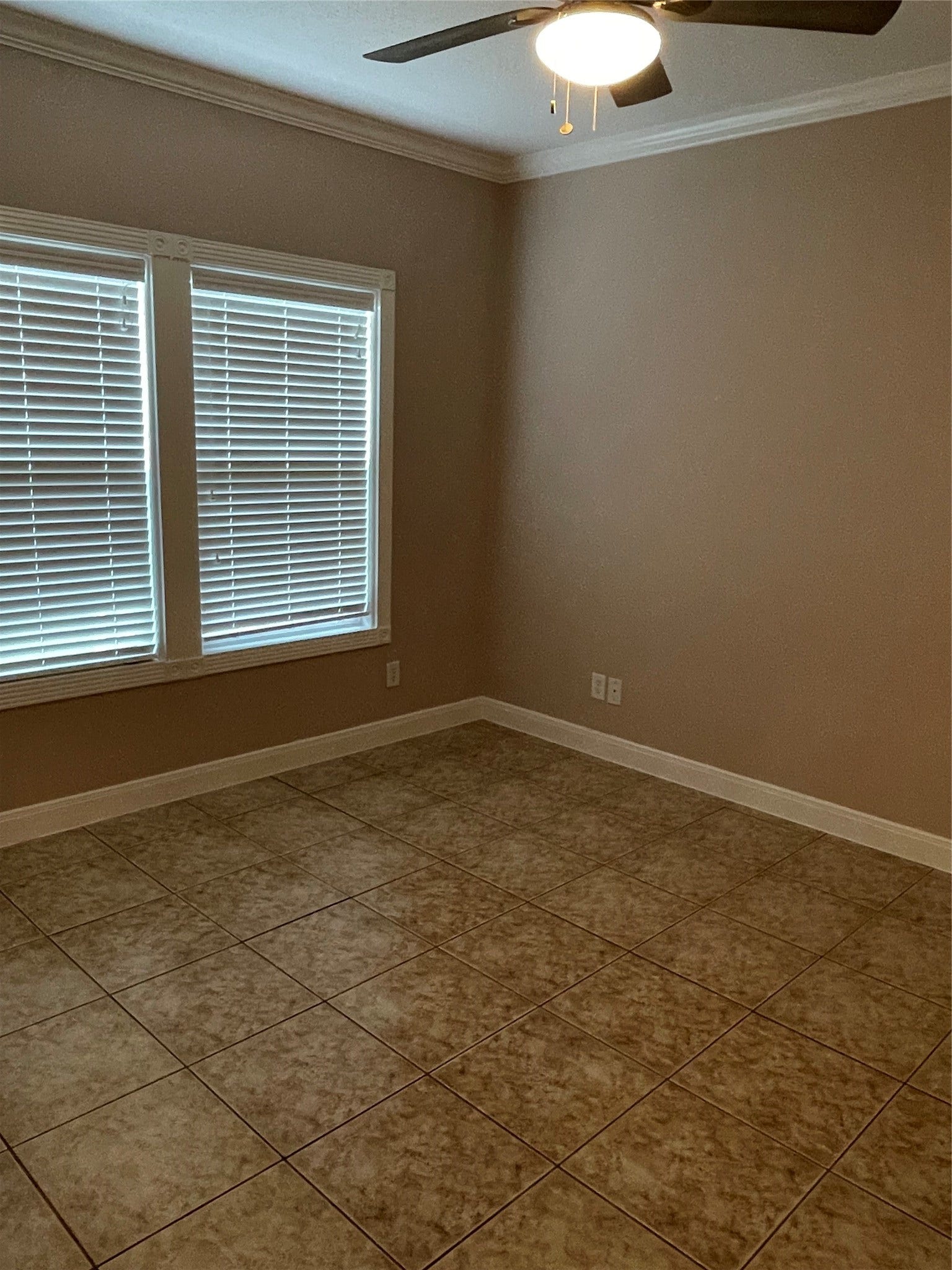 1018 S Booth Lane, Alvin, TX 77511 Unit B bedroom