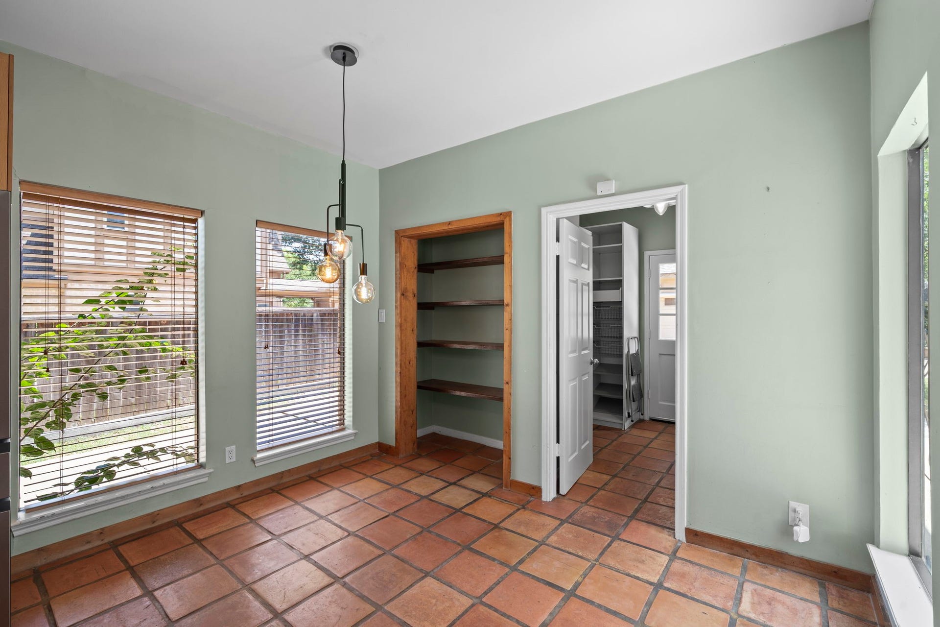 11807 Carriage Hill Drive, Houston, TX 77077 Breakfast Nook