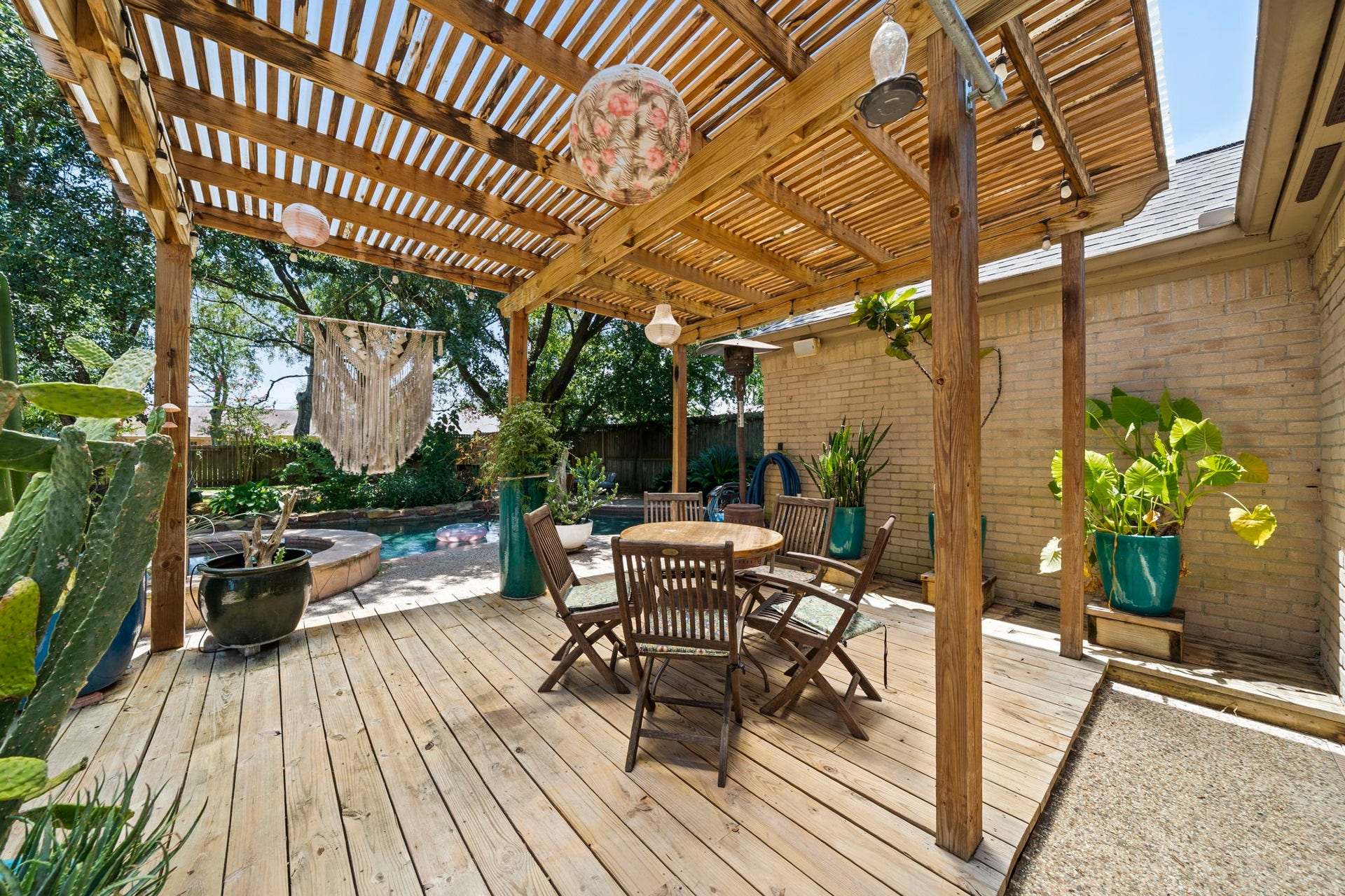 11807 Carriage Hill Drive, Houston, TX 77077 Covered back patio