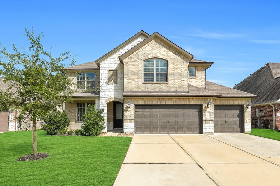 Property photo for 25526 Pinyon Hill Trail, Tomball, TX