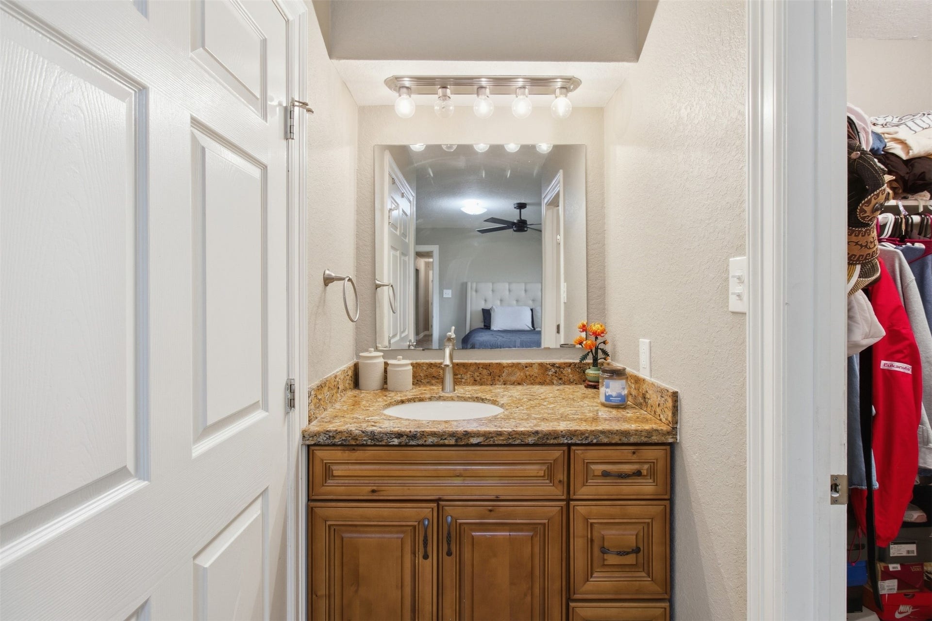 110 S Bow Drive, Jones Creek, TX 77541 Primary Bathroom