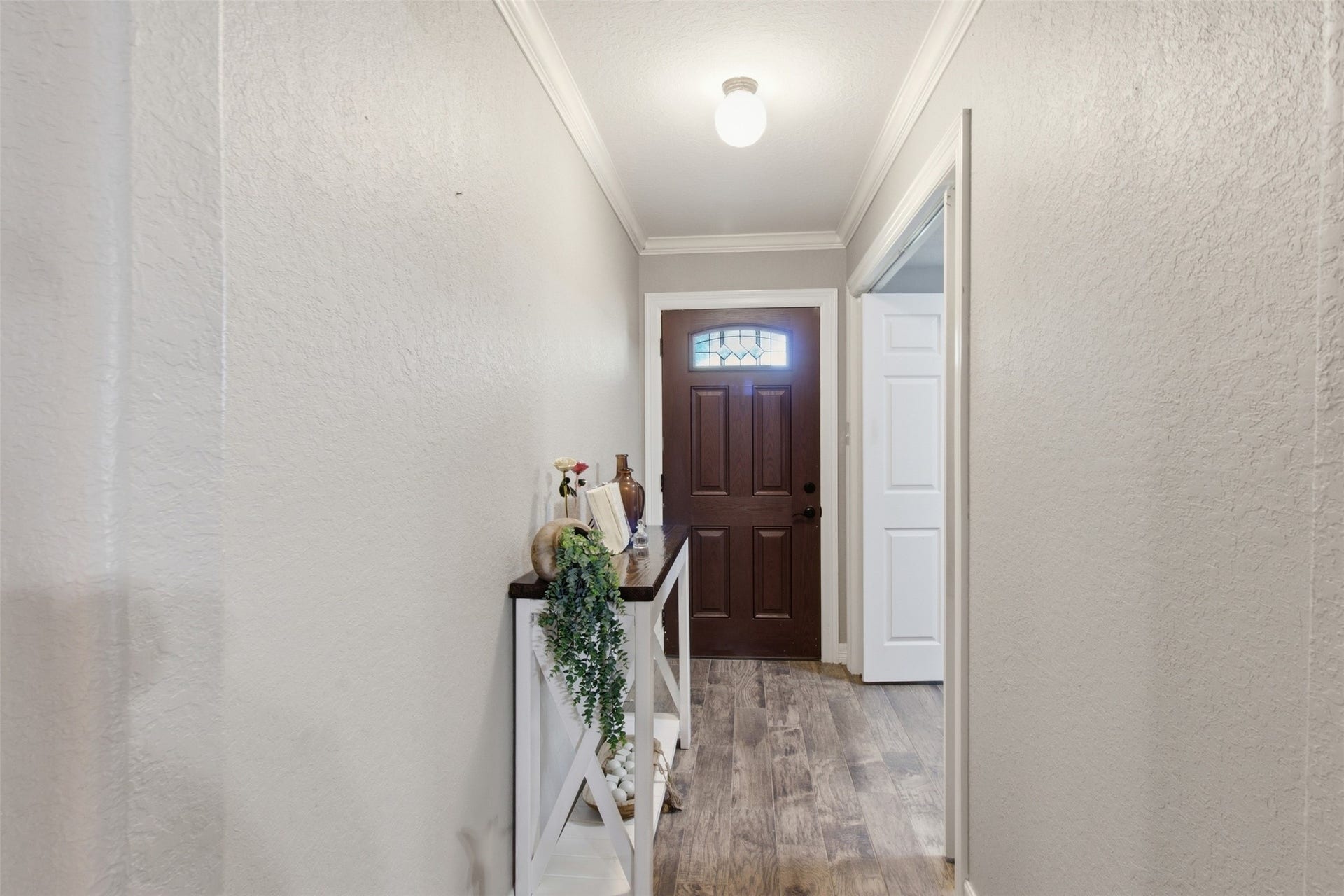 110 S Bow Drive, Jones Creek, TX 77541 Foyer